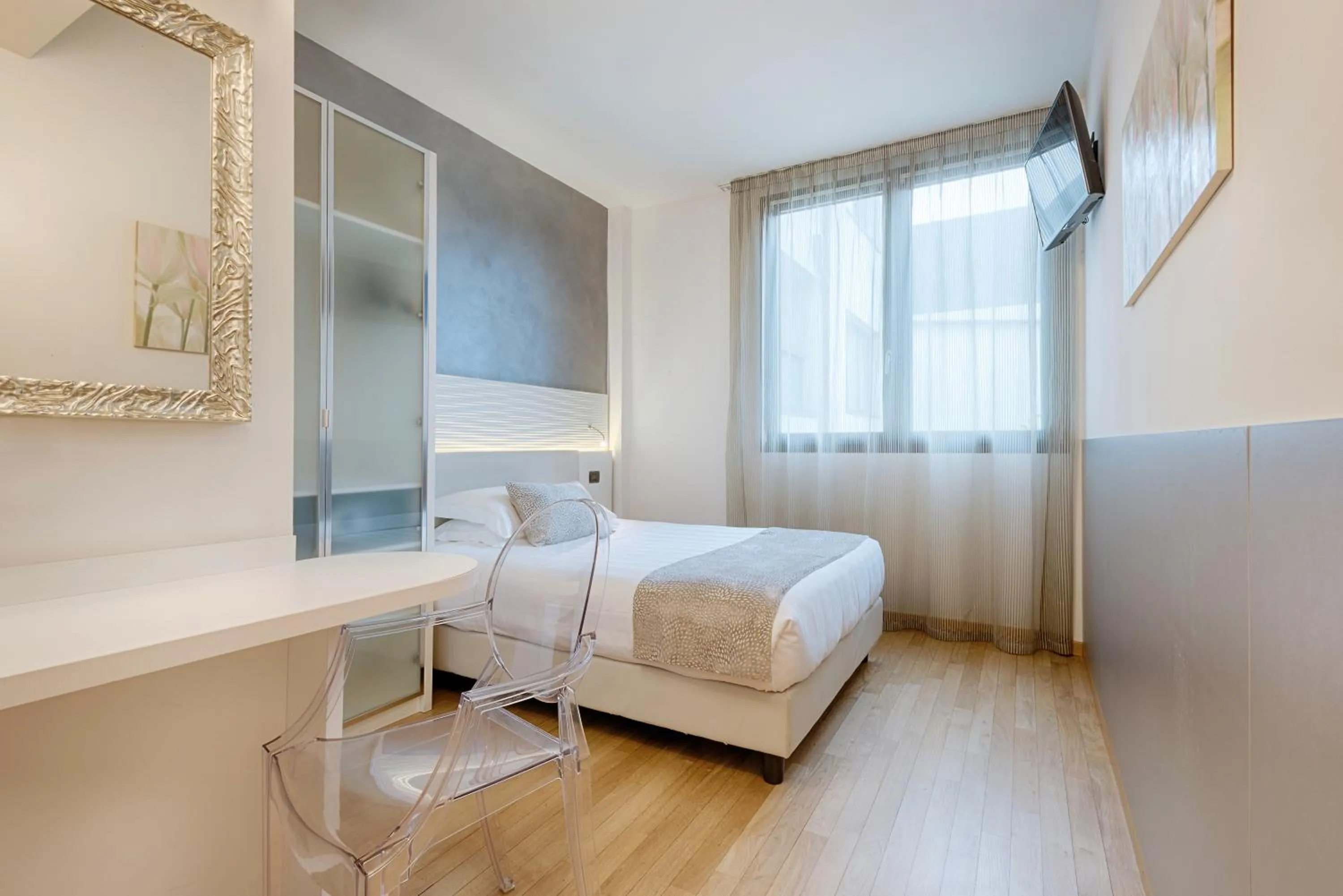 Bedroom, Bed in Continental Urban Art Hotel