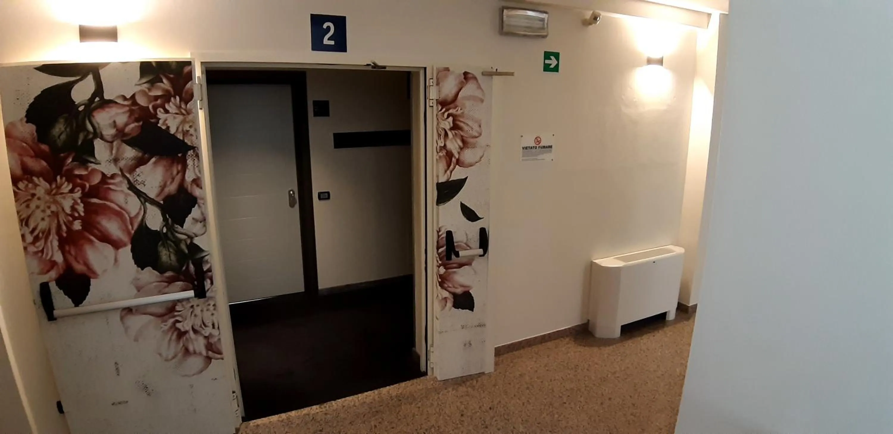 elevator in Continental Urban Art Hotel