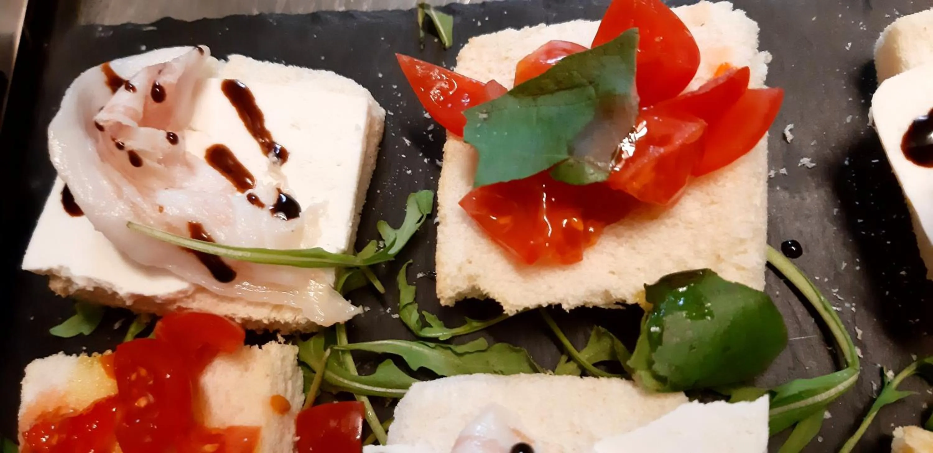 Food and drinks in Continental Urban Art Hotel