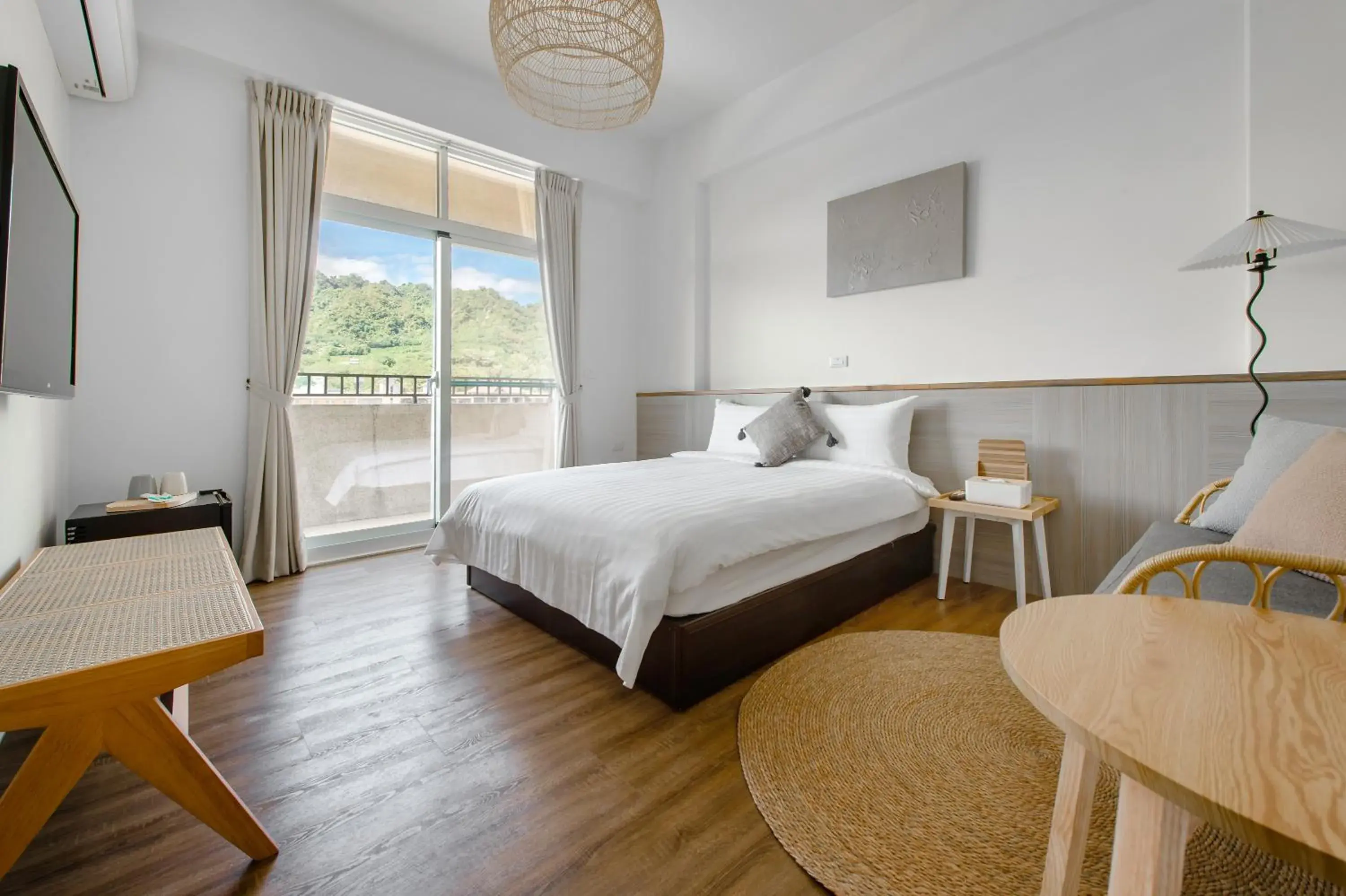 Suite with Balcony in Taitung Yu Krung Smart Stay Suite with Balcony in Taitung Yu Krung Smart Stay