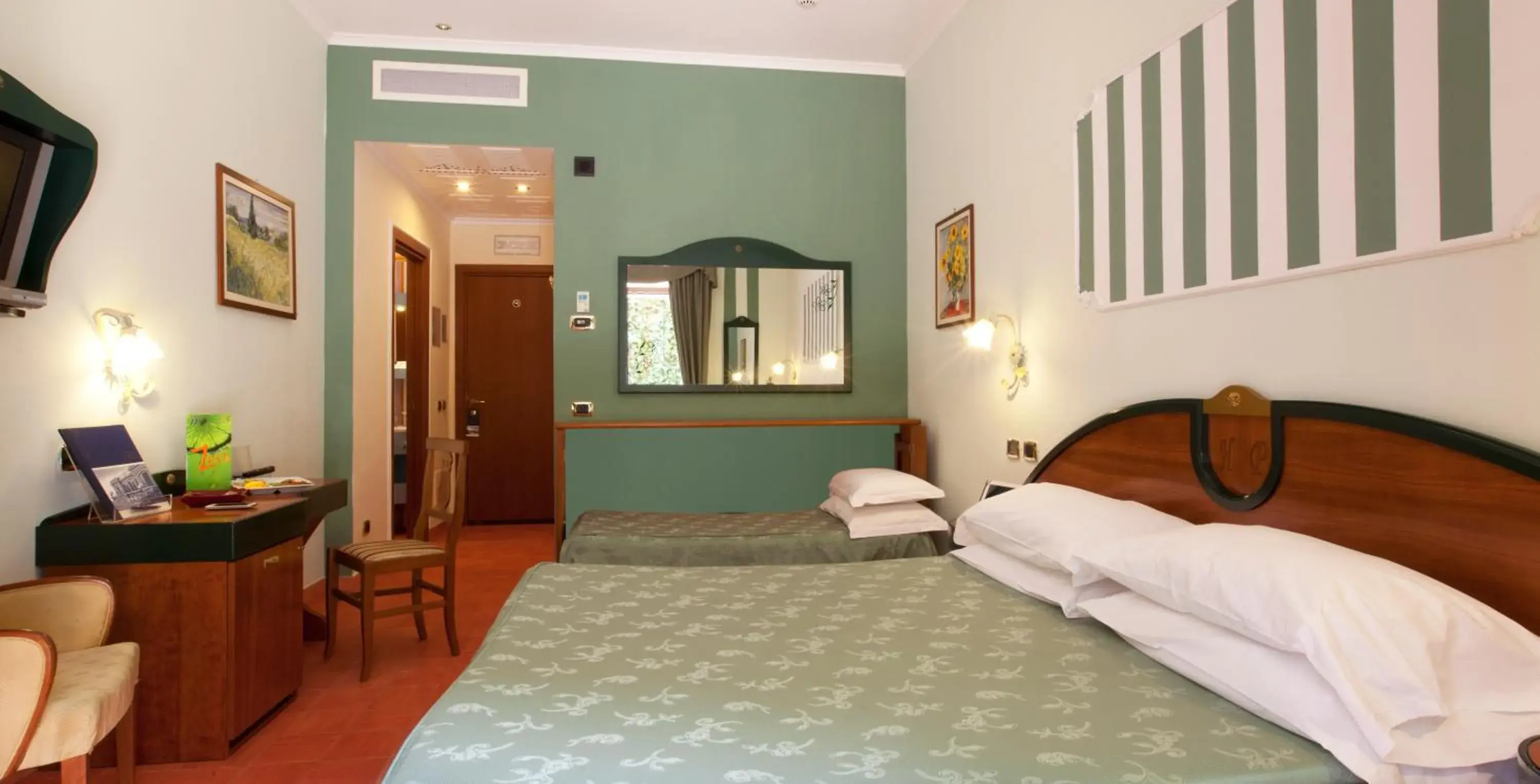 Photo of the whole room, Bed in Hotel Prestige Photo of the whole room, Bed in Hotel Prestige