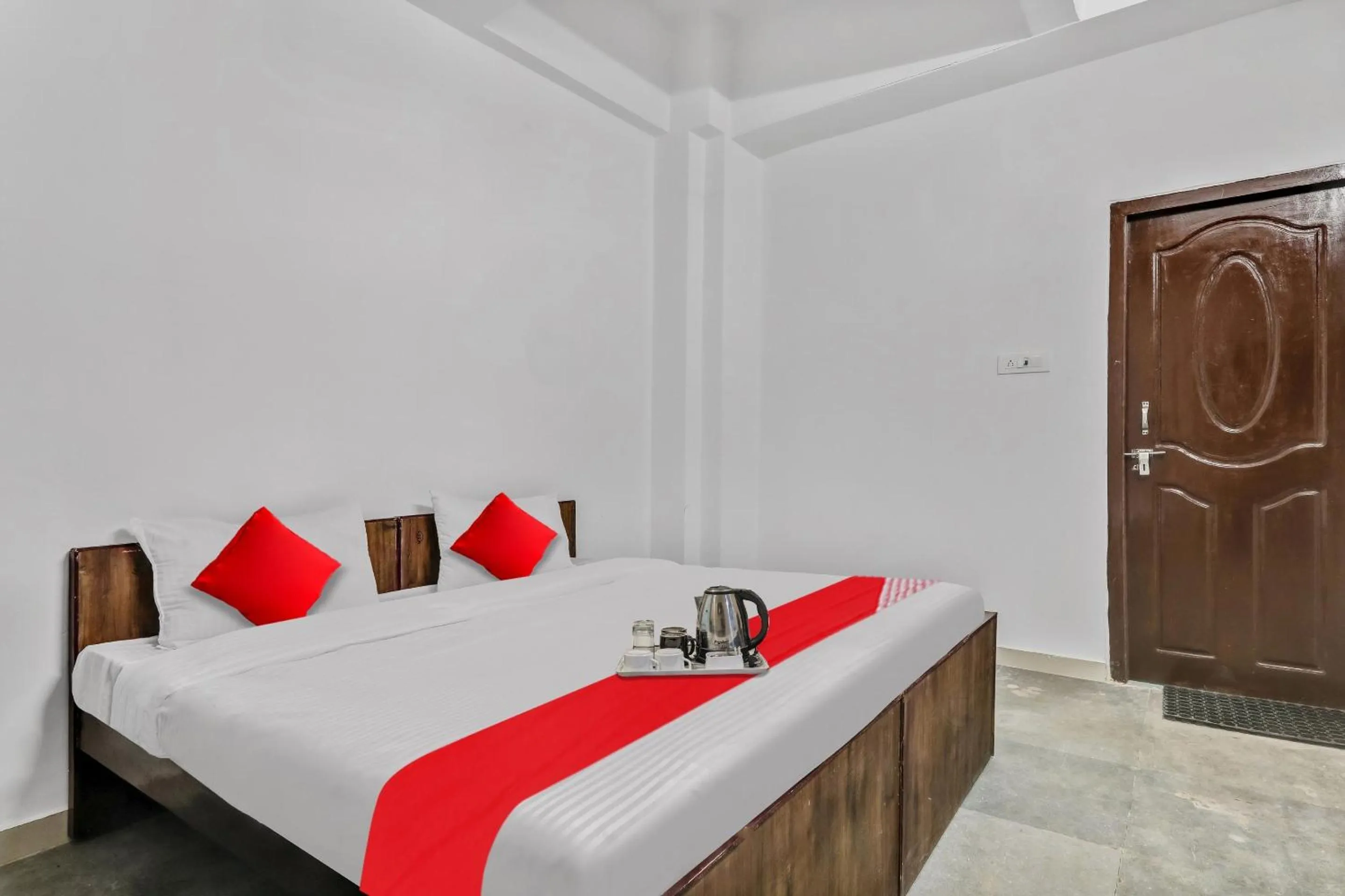 Bedroom, Bed in Hotel O Star Stay Guest house opposite Kendriya Bhawan