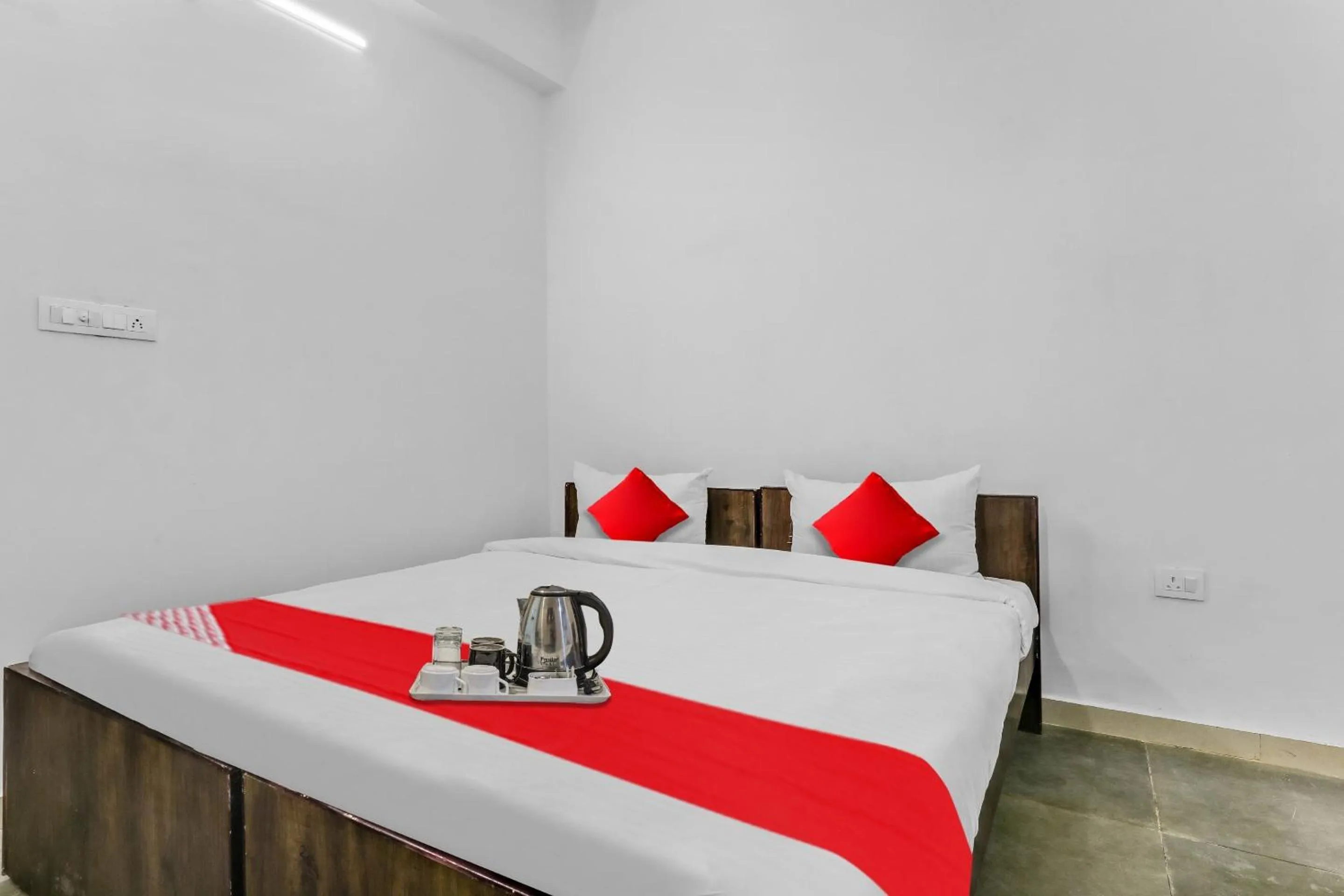 Bedroom, Bed in Hotel O Star Stay Guest house opposite Kendriya Bhawan
