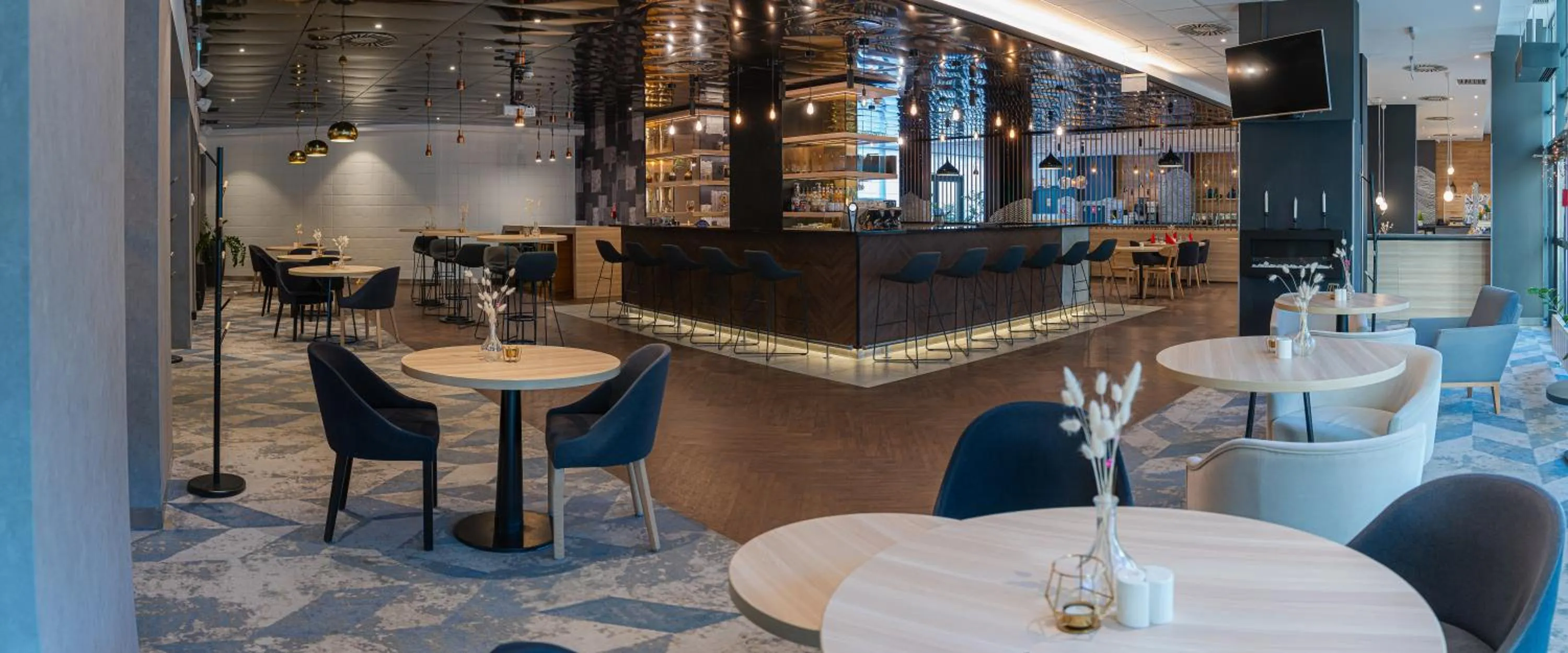 Restaurant/places to eat in Novotel Szczecin Centrum