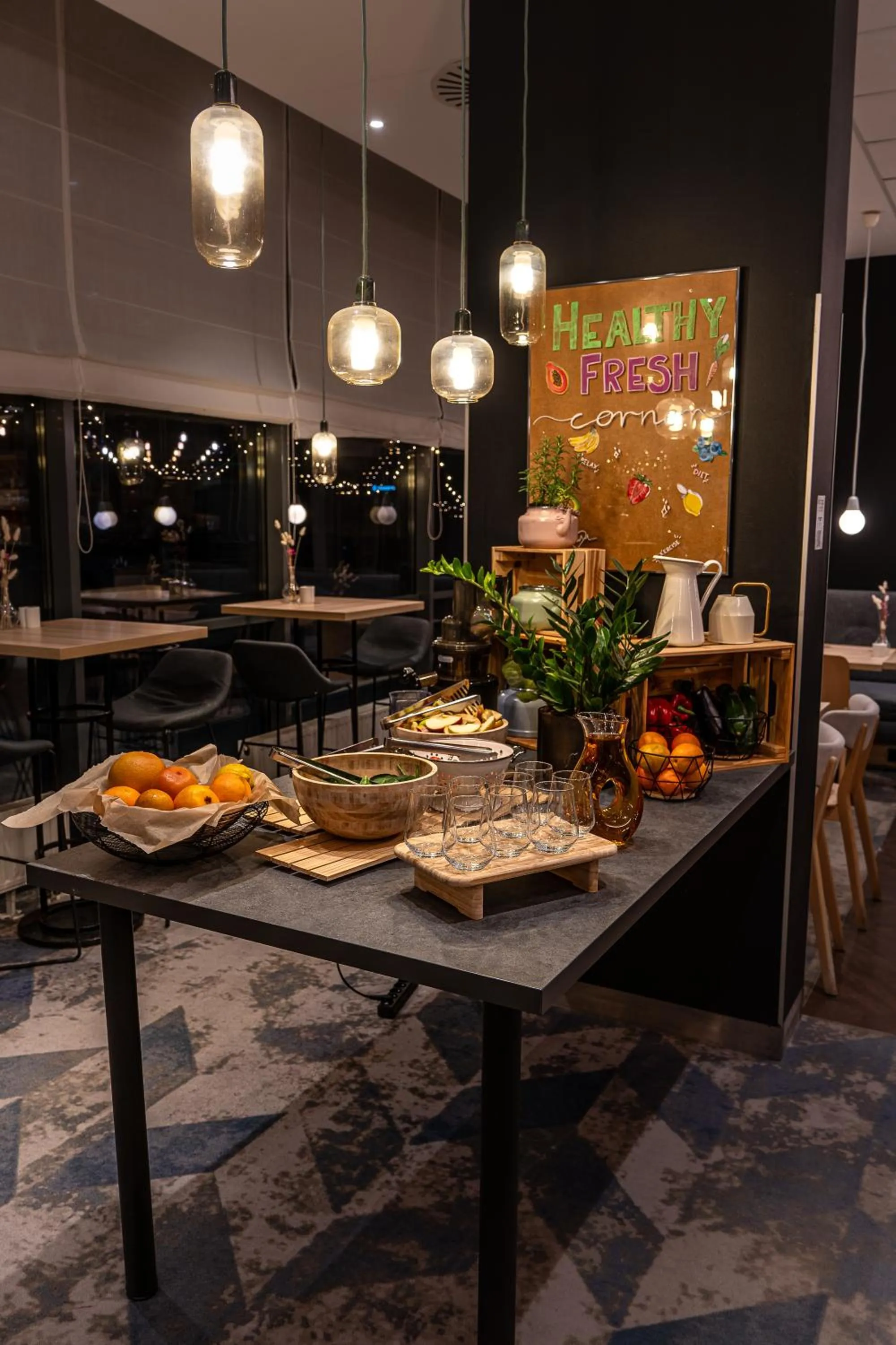 Restaurant/places to eat in Novotel Szczecin Centrum