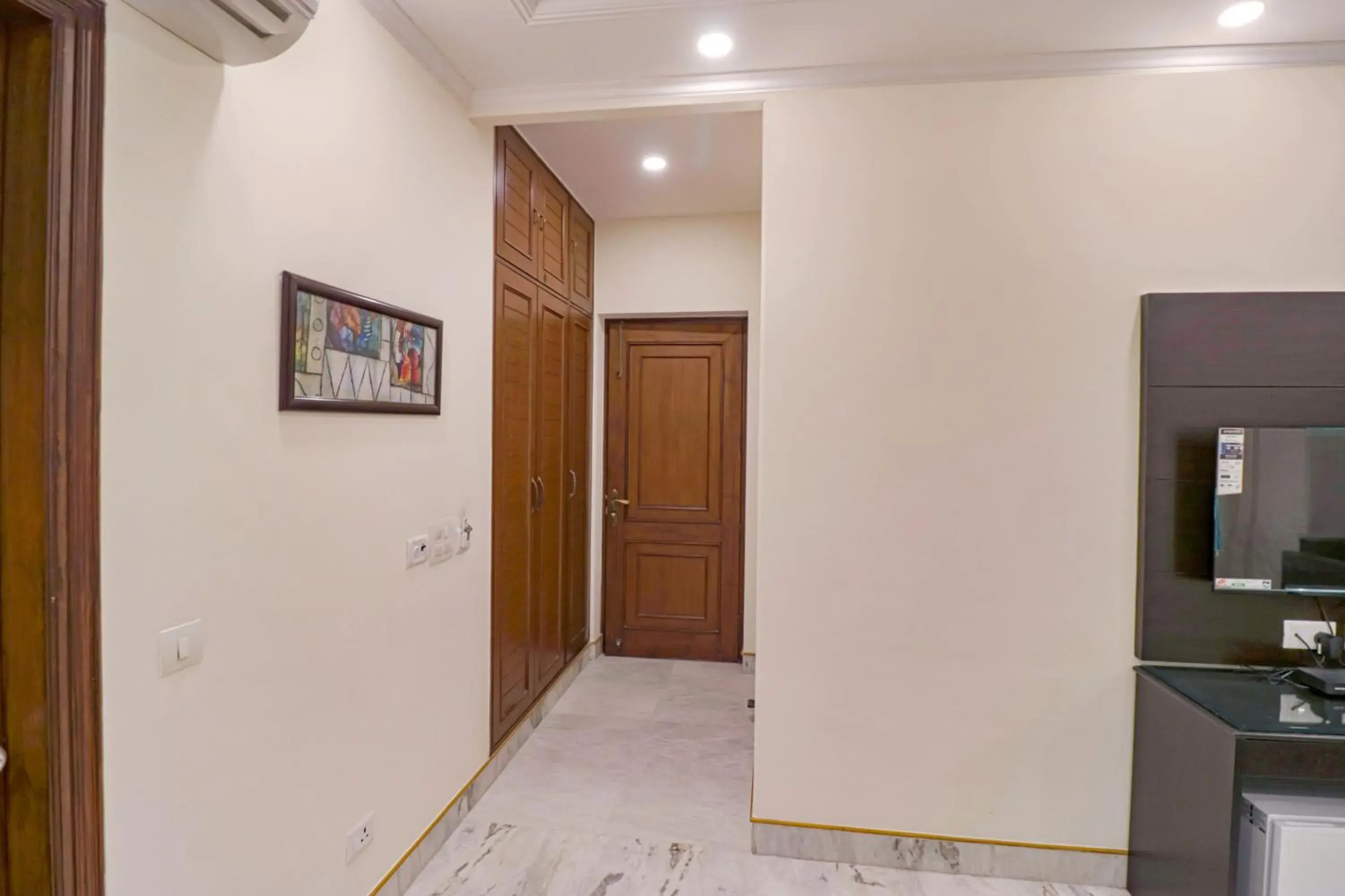 Lobby or reception in FabHotel RR Residency - DLF Cyber City, Gurugram Lobby or reception in FabHotel RR Residency - DLF Cyber City, Gurugram