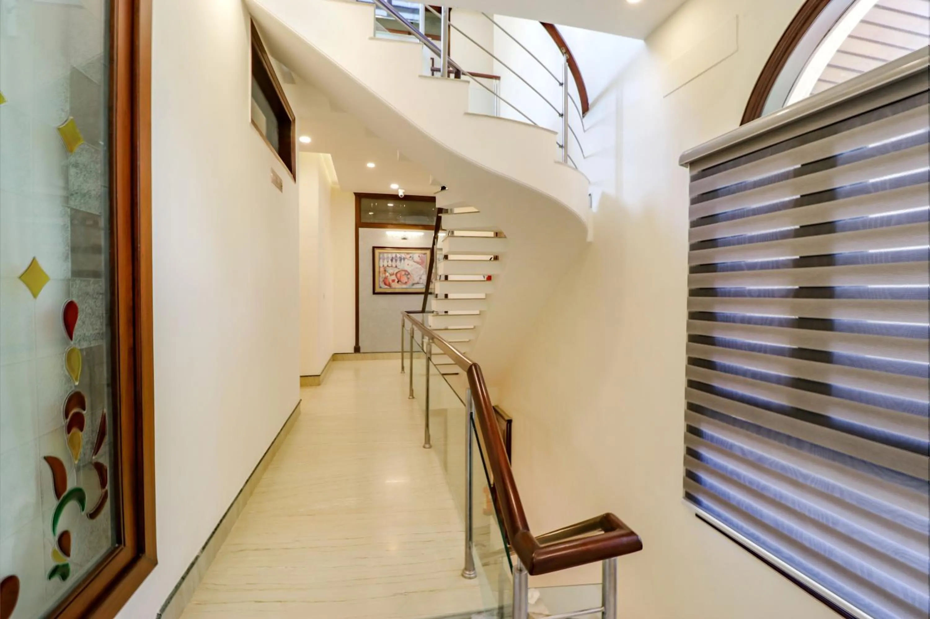 Lobby or reception in FabHotel RR Residency - DLF Cyber City, Gurugram