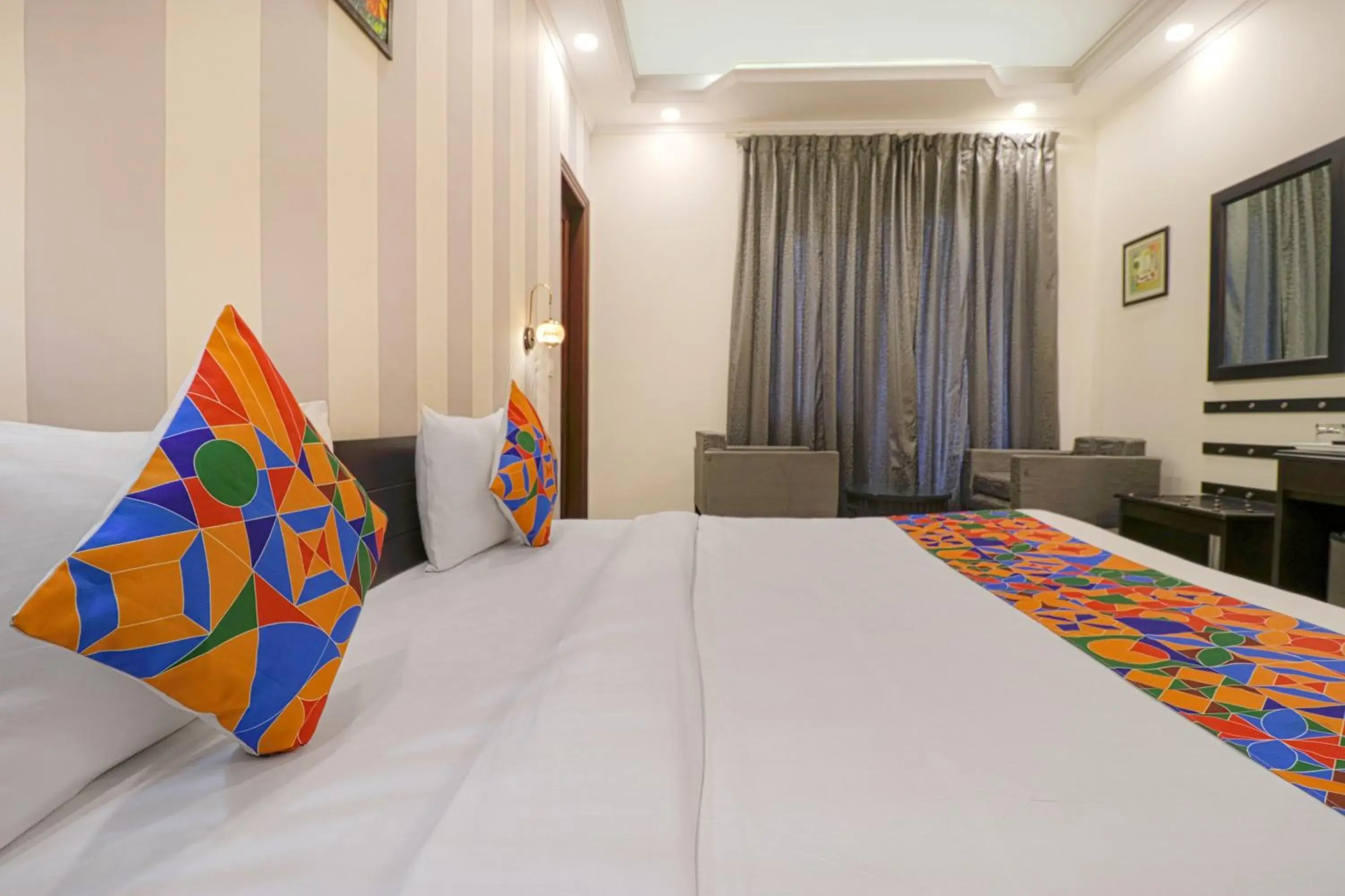 Photo of the whole room, Bed in FabHotel RR Residency - DLF Cyber City, Gurugram Photo of the whole room, Bed in FabHotel RR Residency - DLF Cyber City, Gurugram