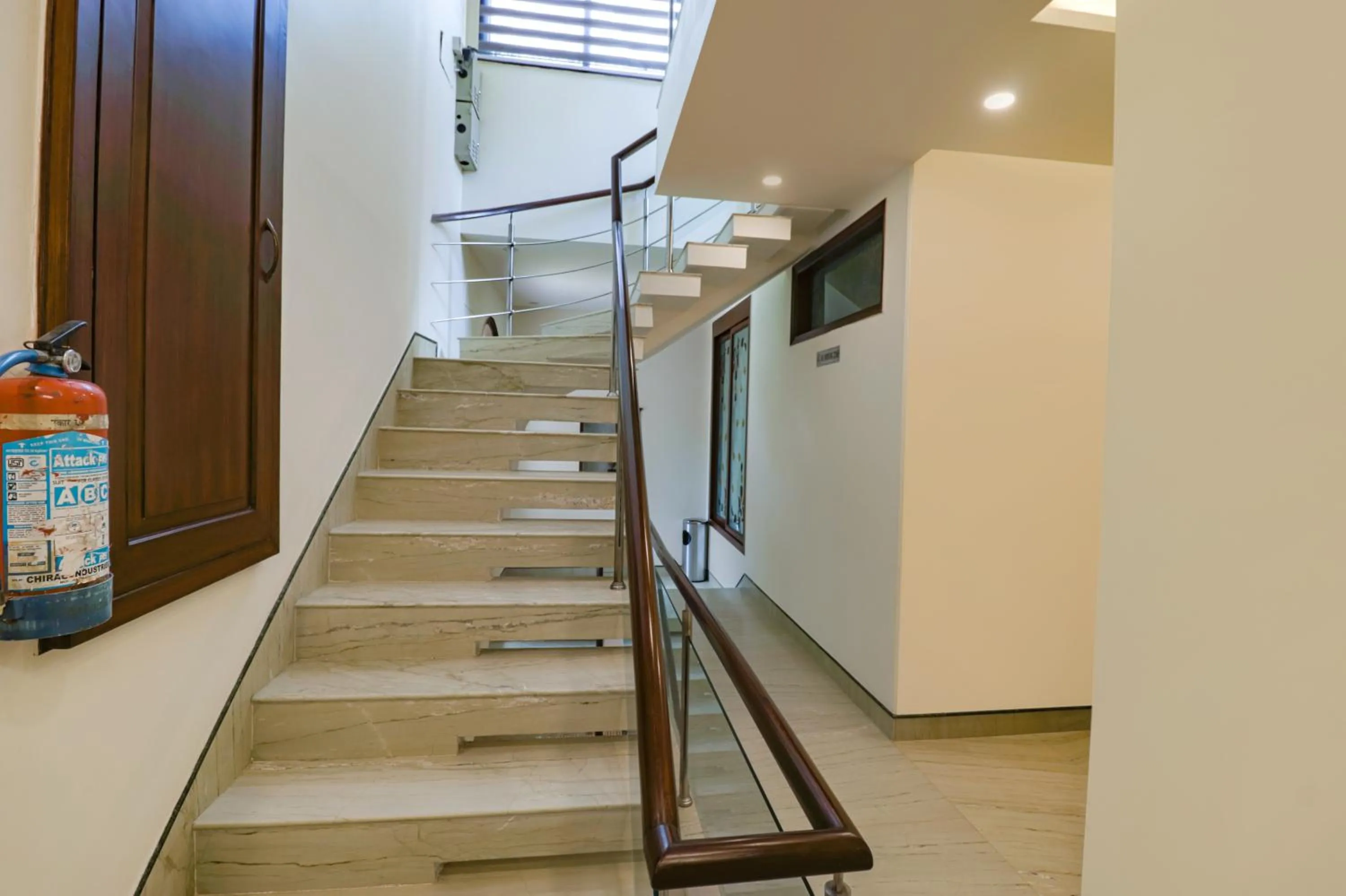 Lobby or reception in FabHotel RR Residency - DLF Cyber City, Gurugram