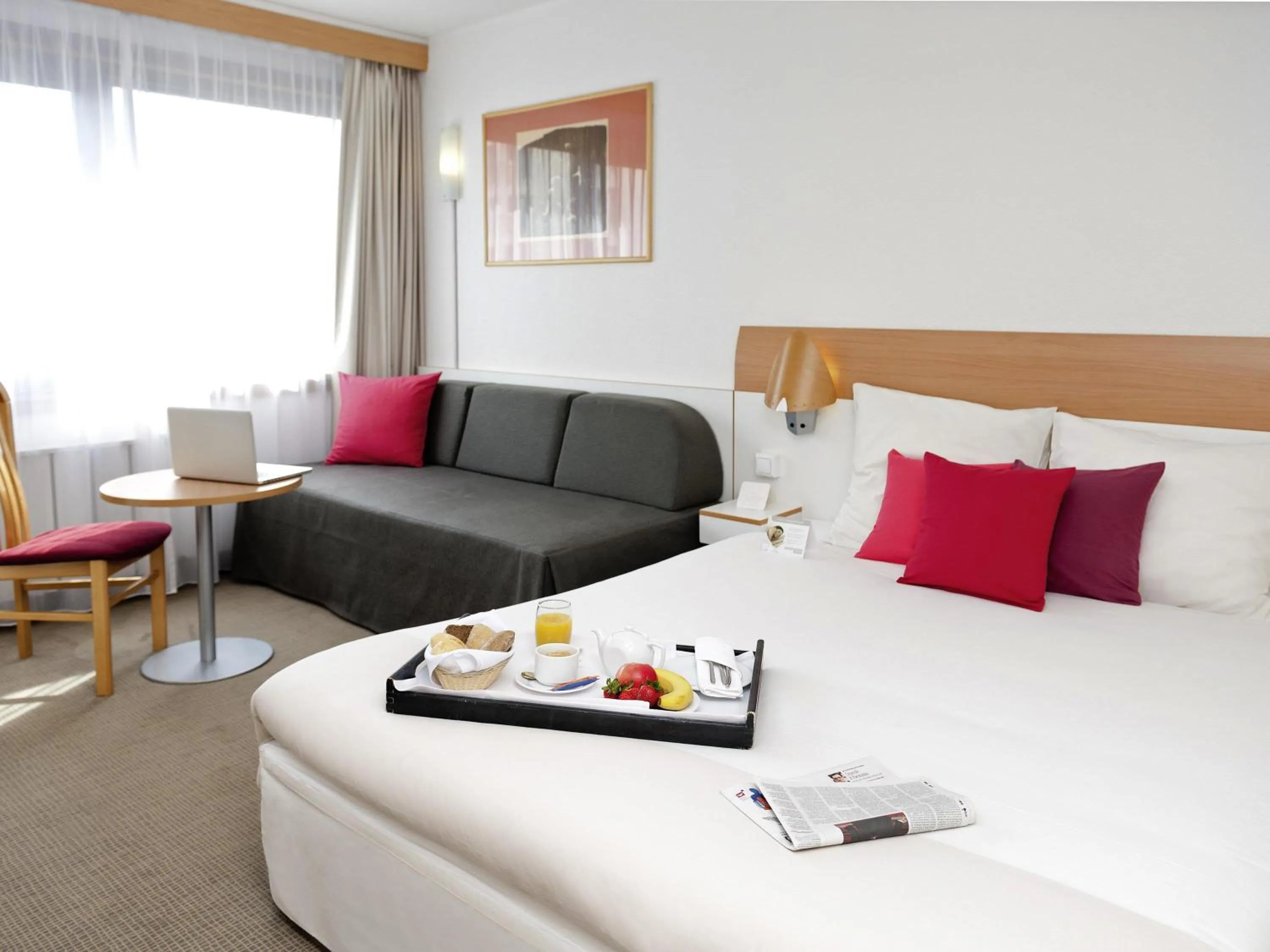 Bedroom, Bed in Novotel Warszawa Airport