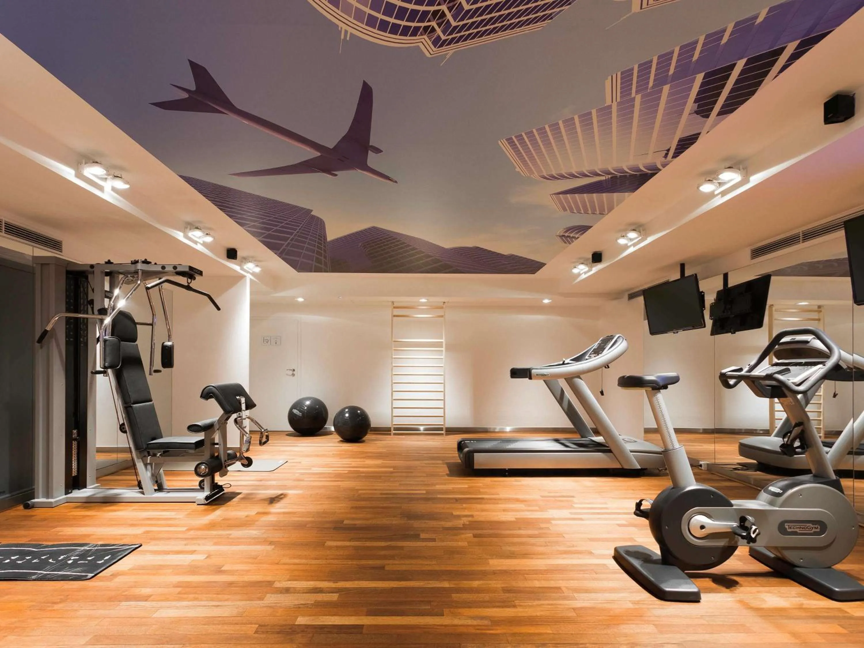 Fitness centre/facilities in Novotel Warszawa Airport