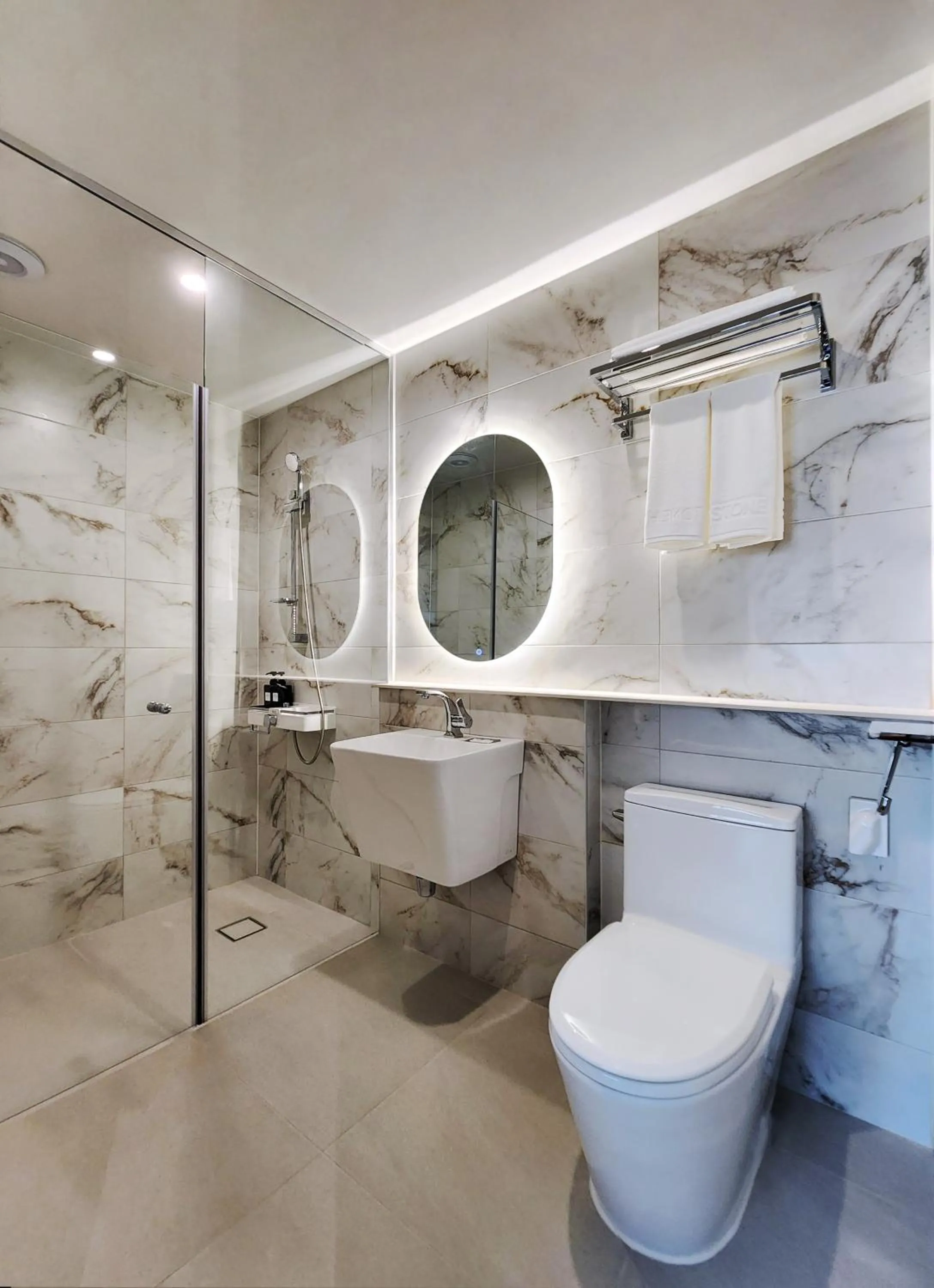 Bathroom in Gold Stone Hotel