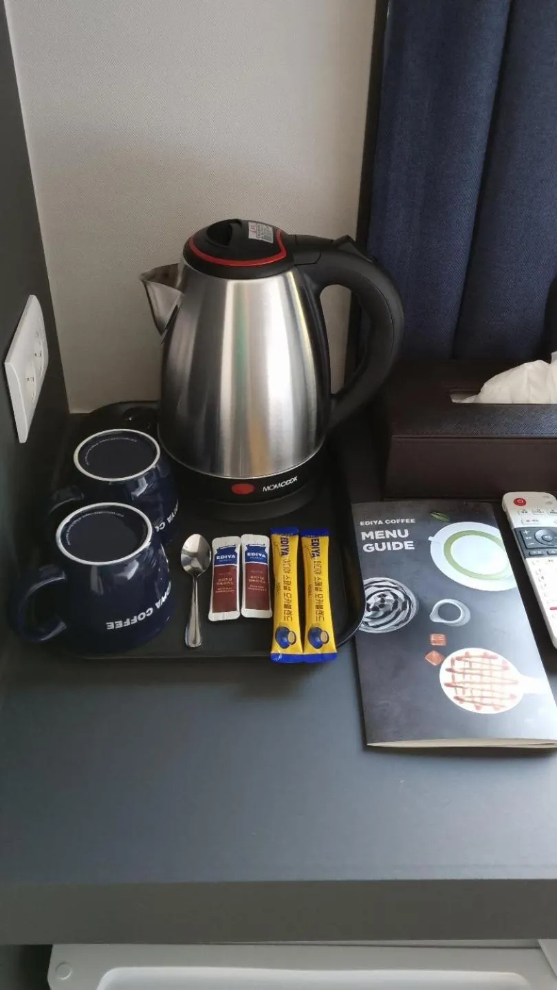 Coffee/tea facilities in Gold Stone Hotel