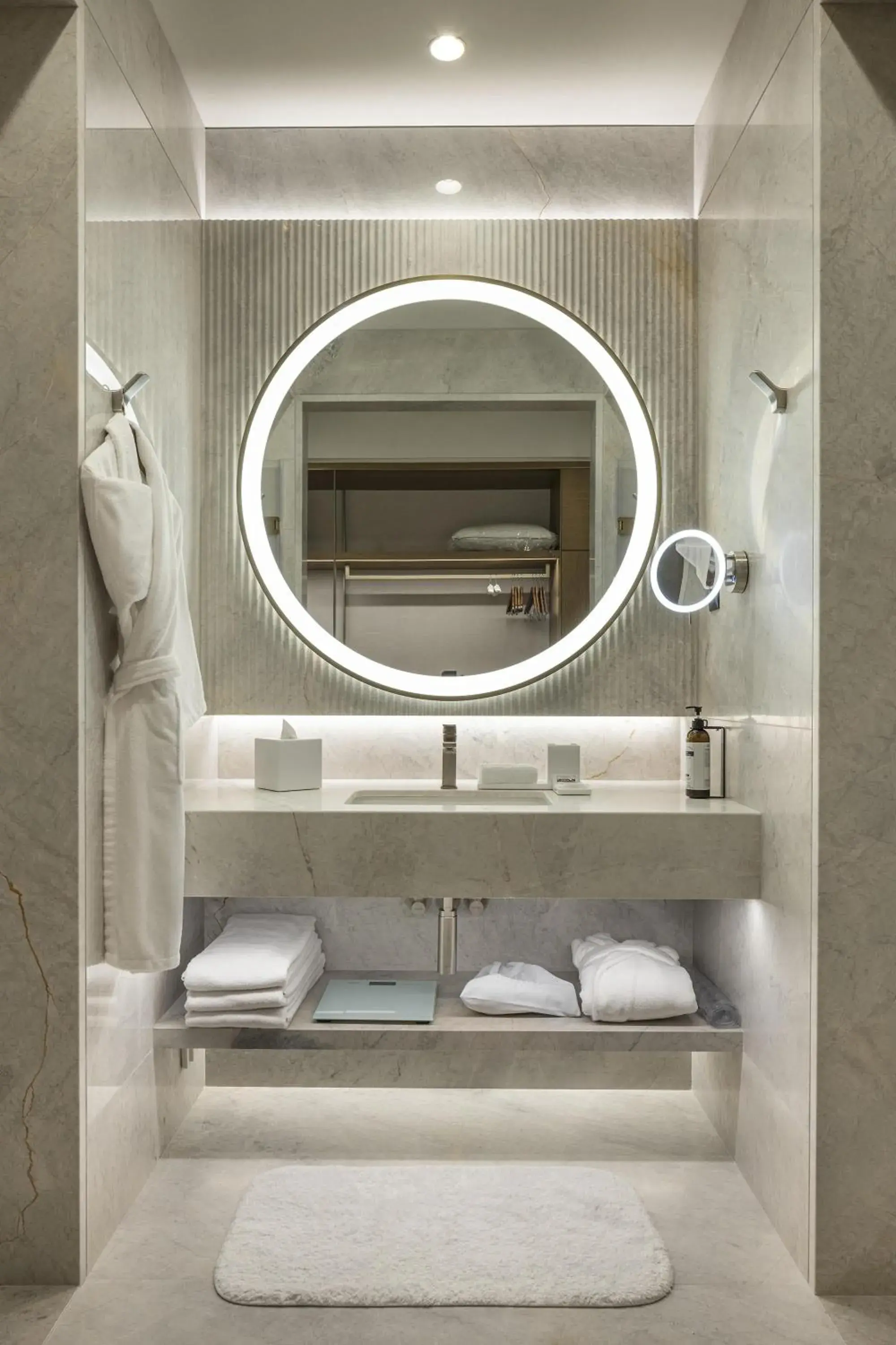 Deluxe Twin Room with Balcony in Grand Hyatt Izmir IstinyePark Deluxe Twin Room with Balcony in Grand Hyatt Izmir IstinyePark