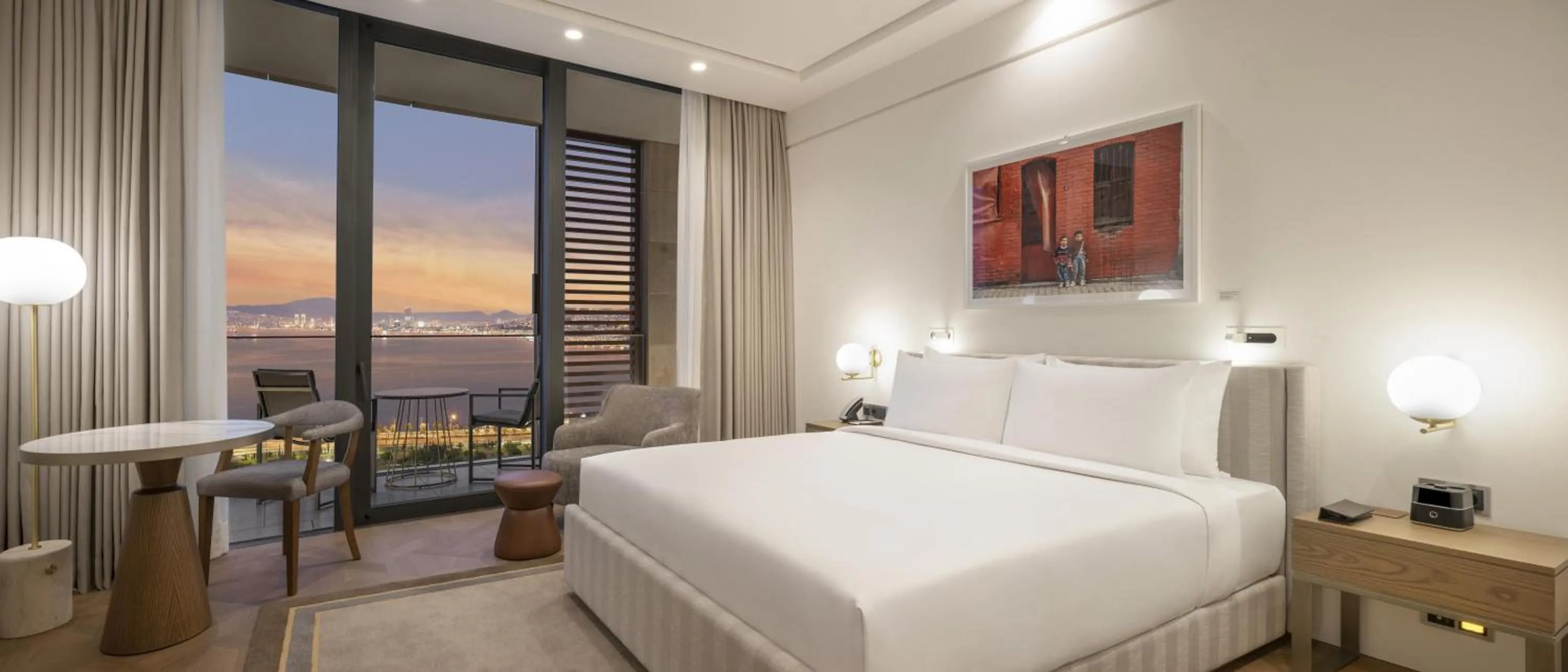 Bedroom, Bed in Grand Hyatt Izmir IstinyePark