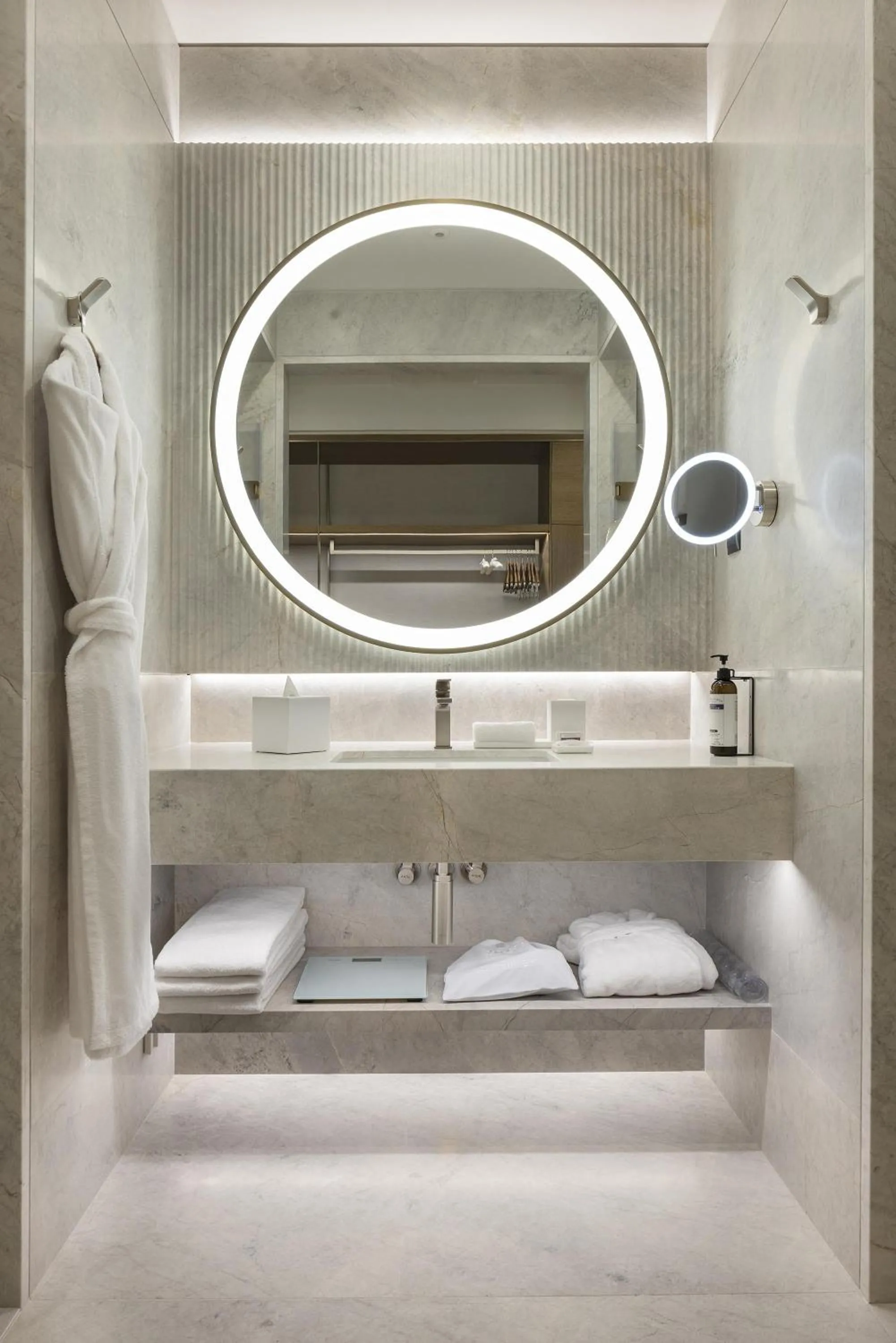 Bathroom, Bed in Grand Hyatt Izmir IstinyePark