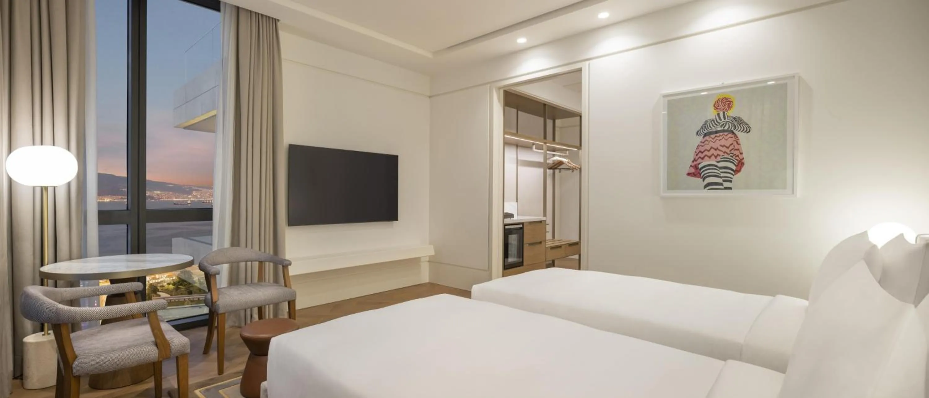 Bedroom, Bed in Grand Hyatt Izmir IstinyePark
