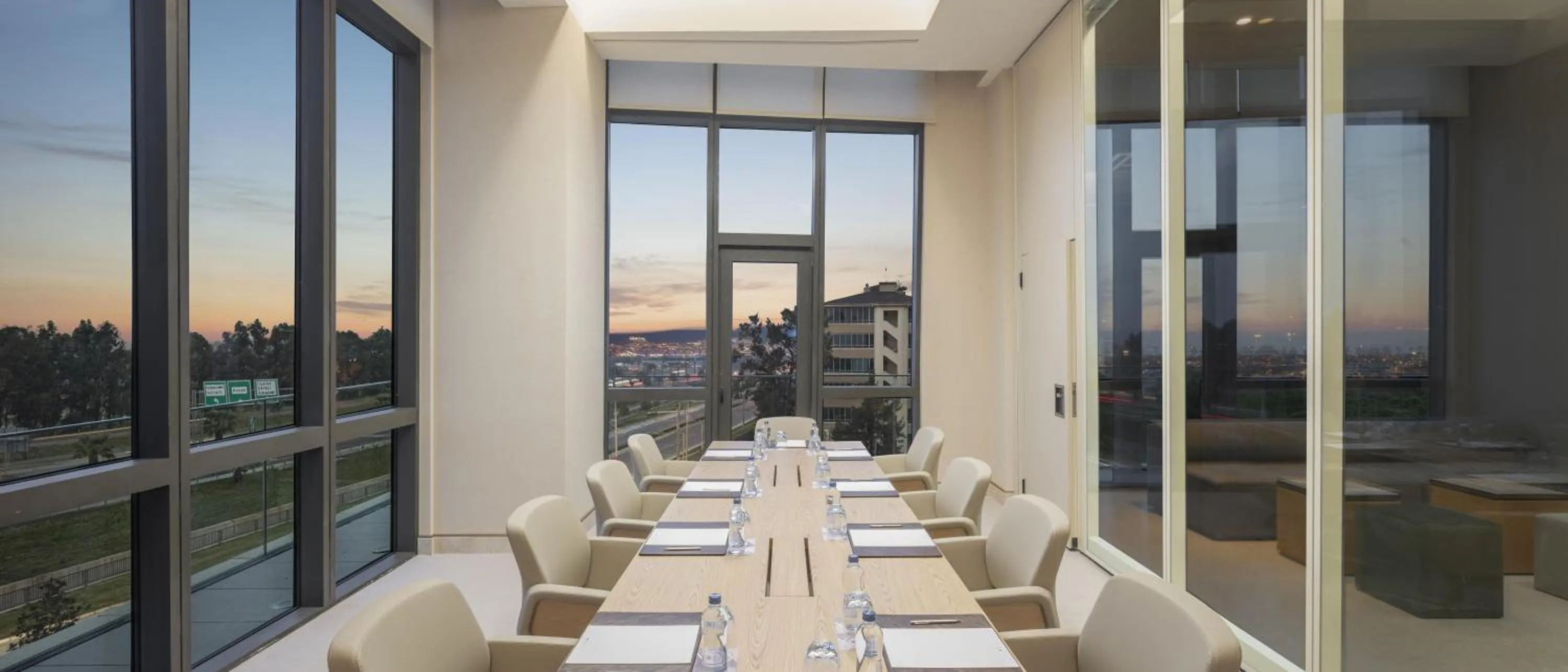 Meeting/conference room in Grand Hyatt Izmir IstinyePark