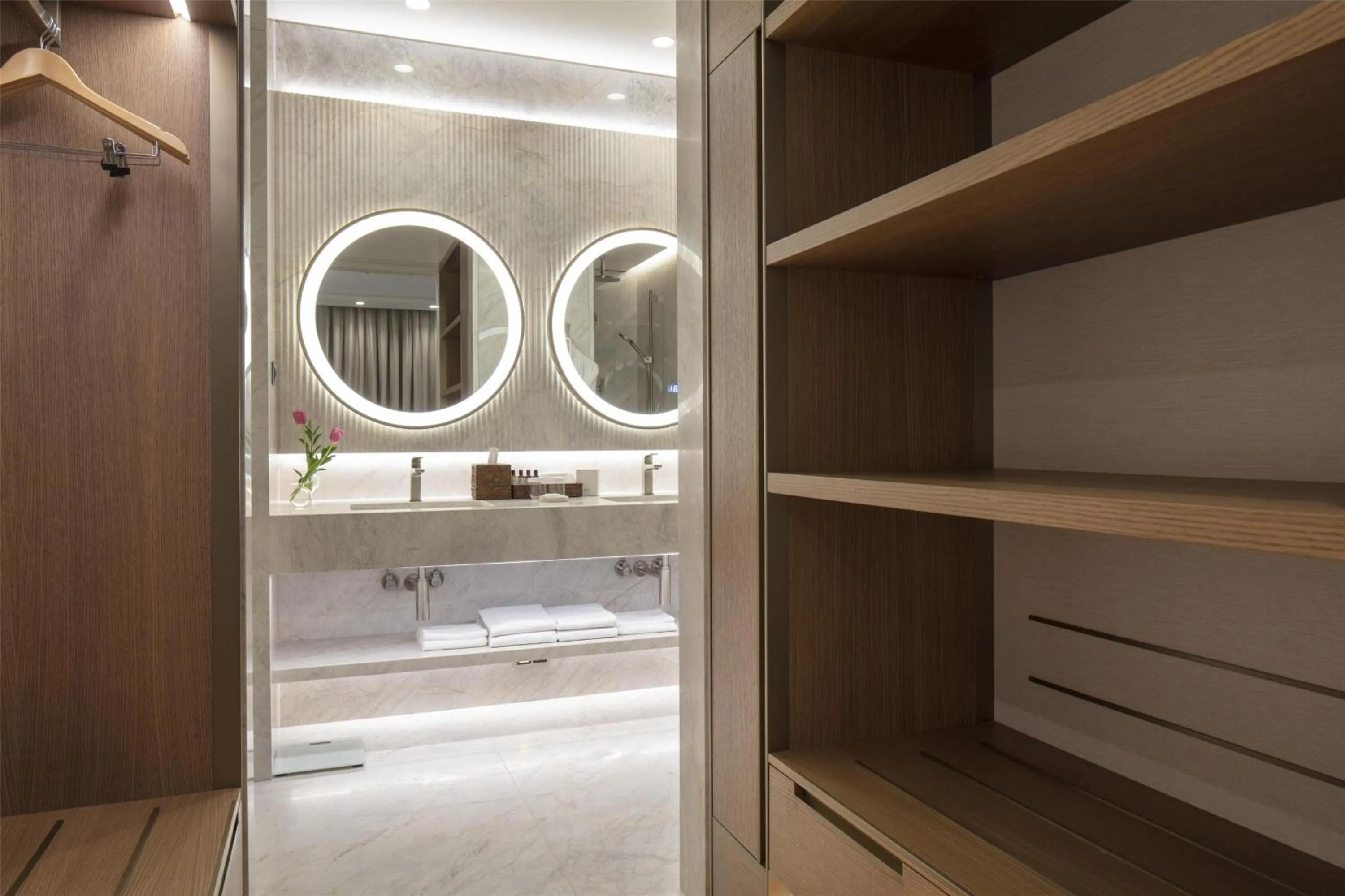 Photo of the whole room in Hyatt Regency Izmir IstinyePark