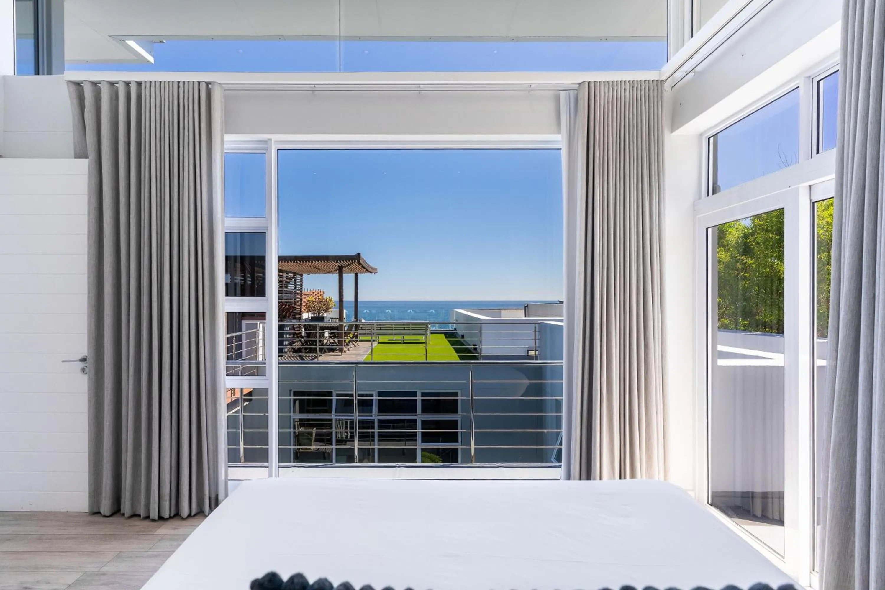 Bed in Montanha Villa - Camps Bay