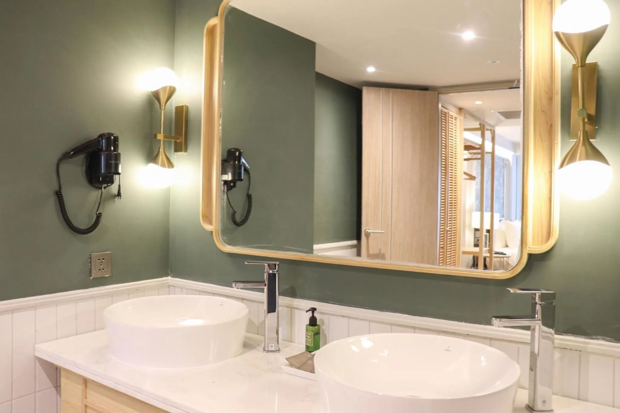 Bathroom in The Quarter Chaophraya by UHG
