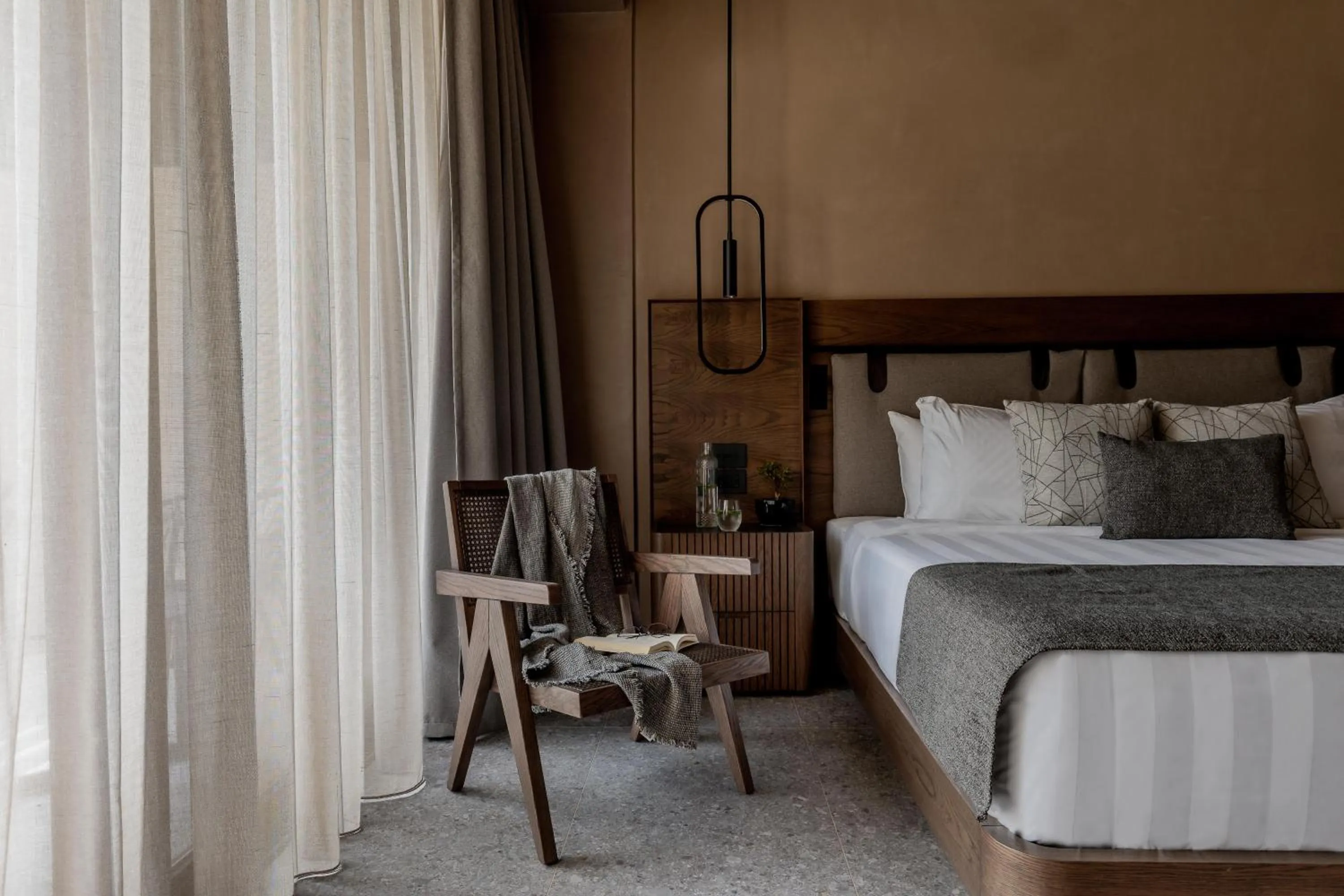 Photo of the whole room, Bed in Pnoe Breathing Life - Adults Only