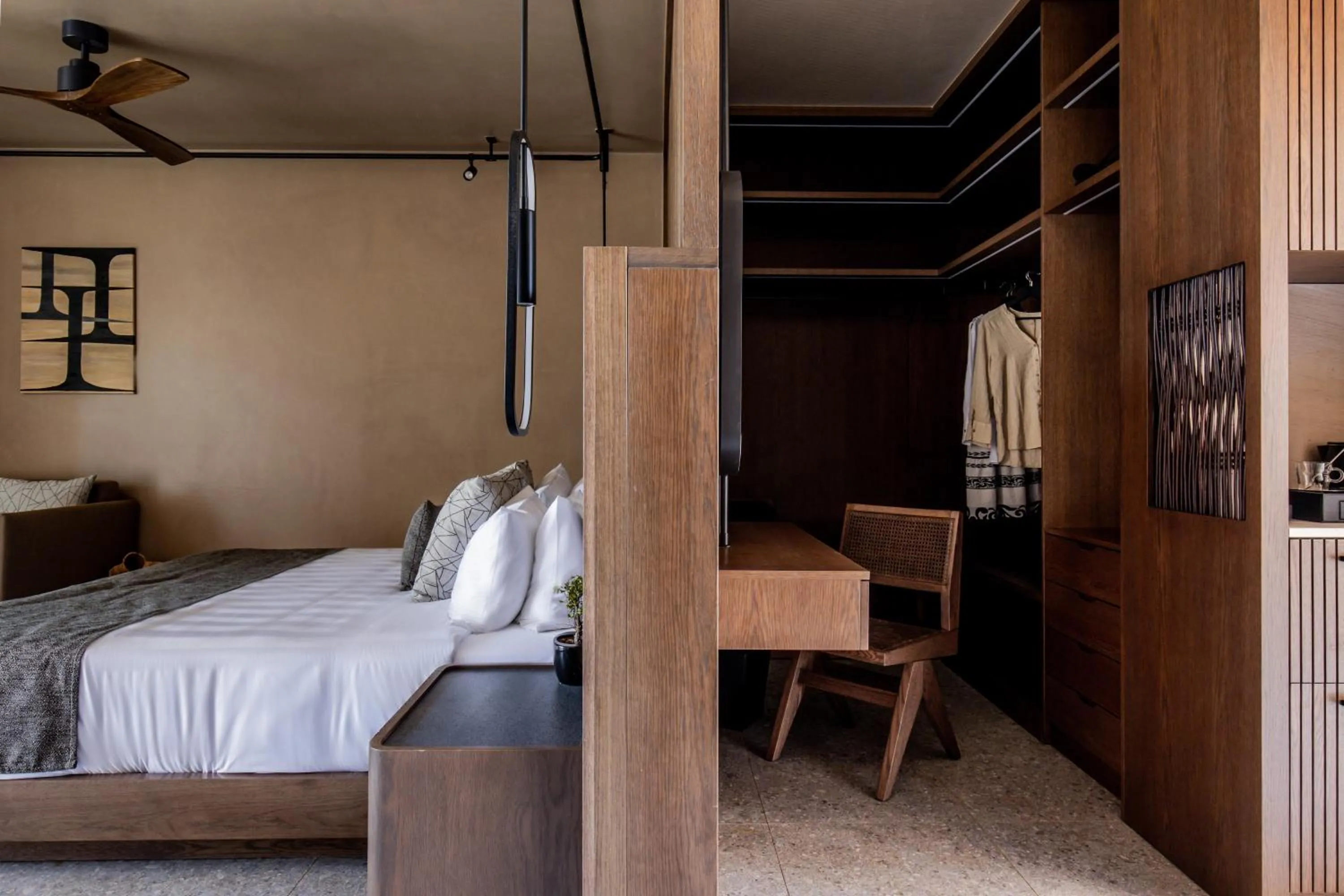 Photo of the whole room, Bed in Pnoe Breathing Life - Adults Only