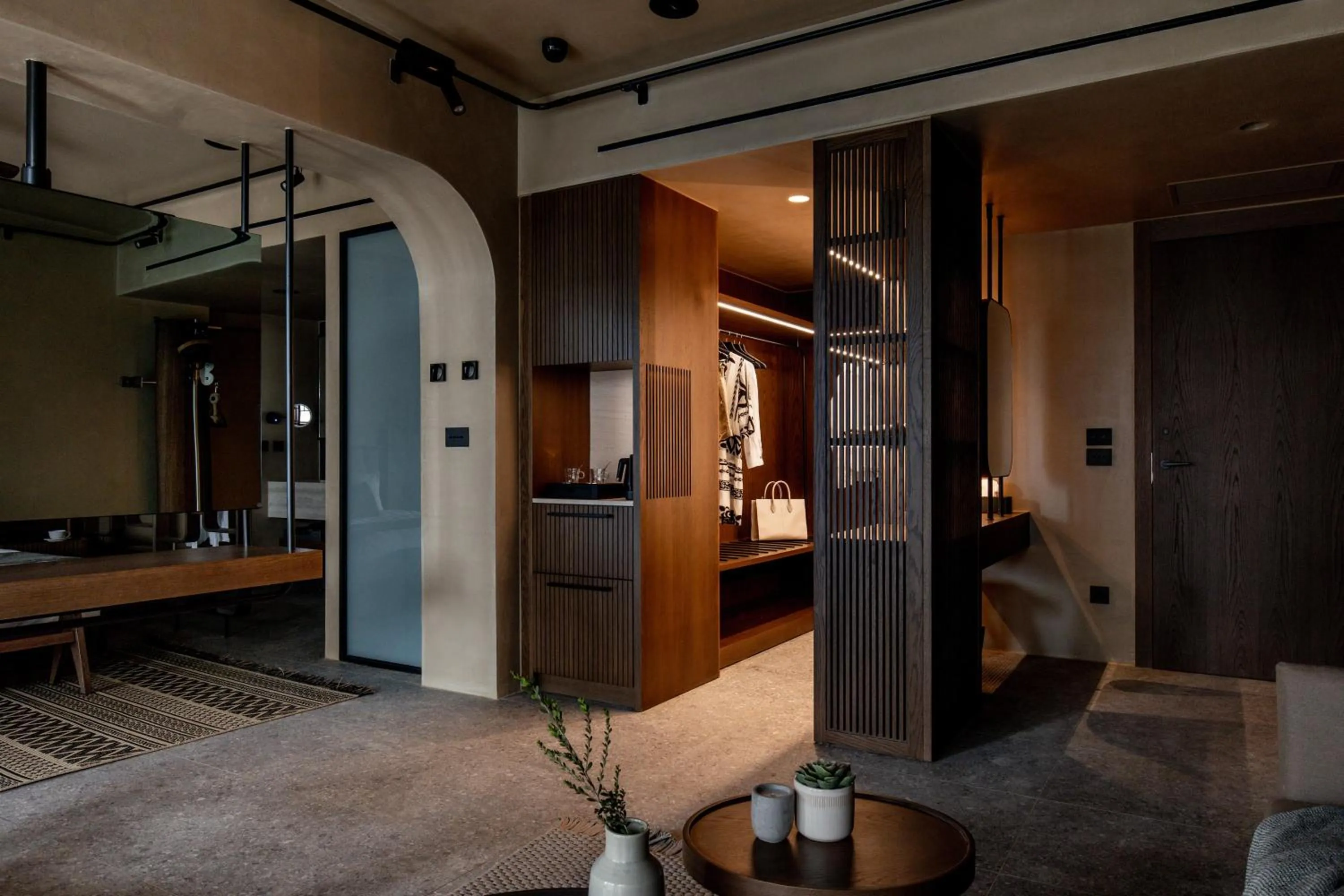 Photo of the whole room, Bed in Pnoe Breathing Life - Adults Only