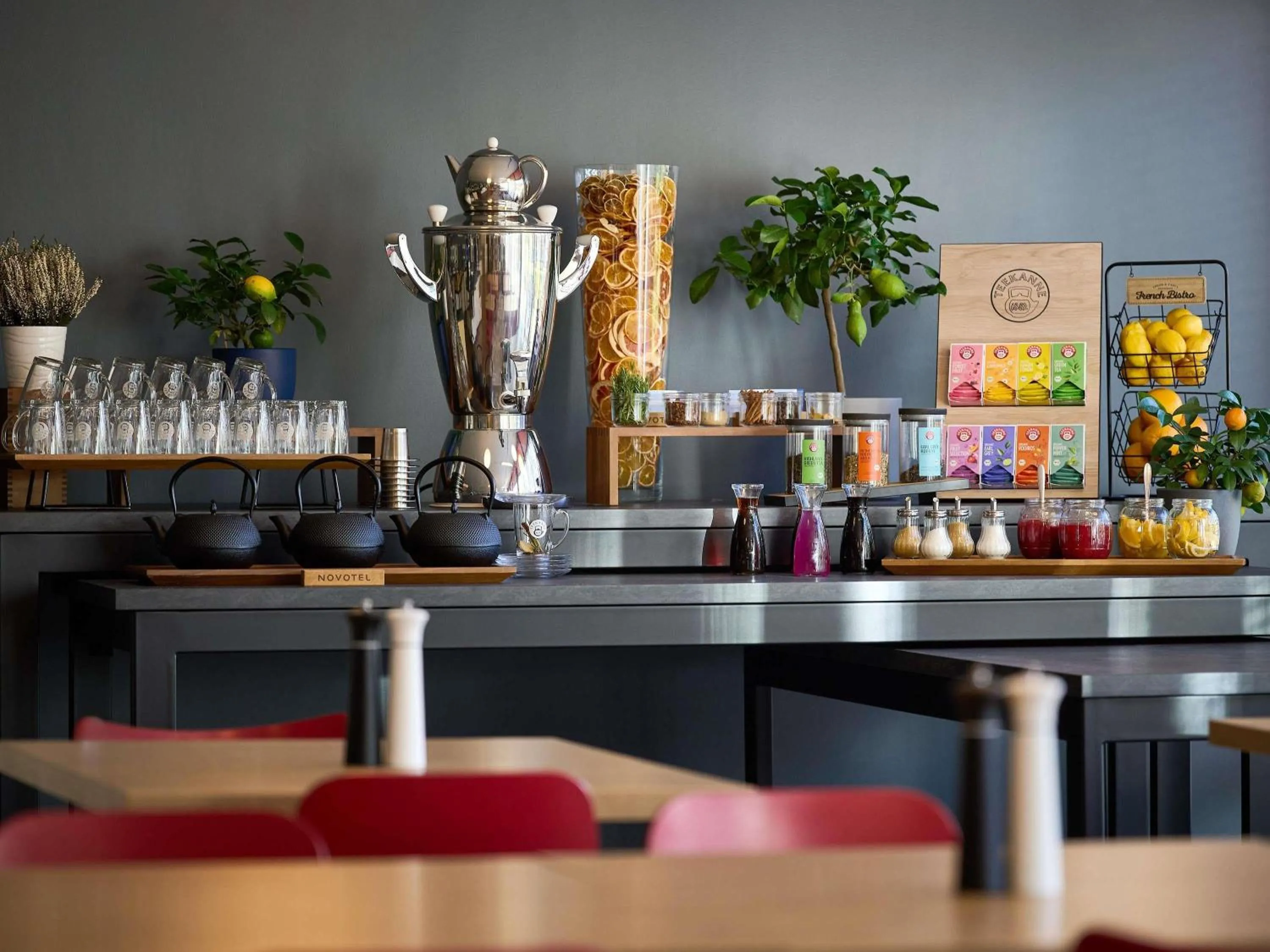 Restaurant/places to eat in Novotel Wrocław City