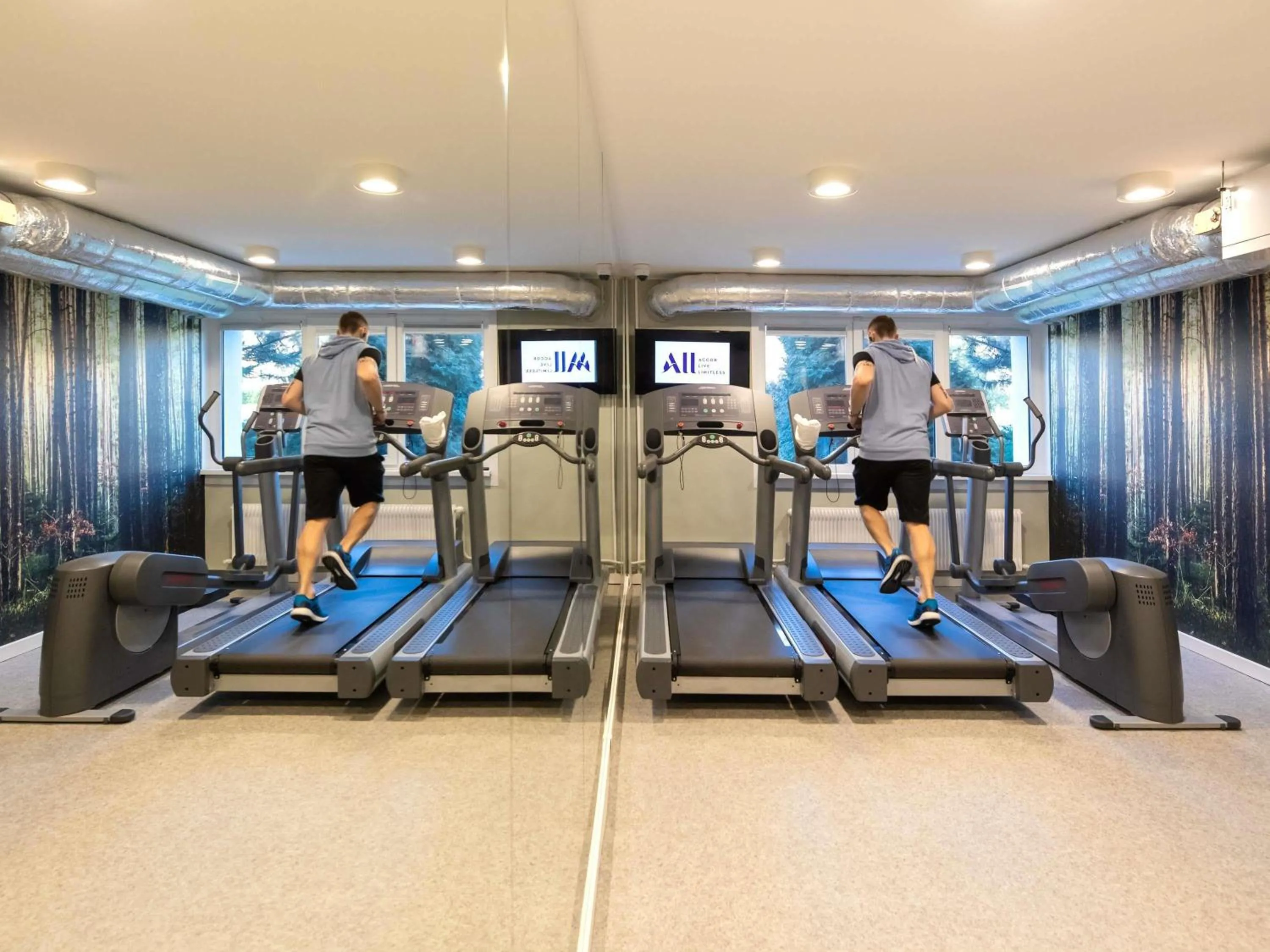 Fitness centre/facilities in Novotel Wrocław City