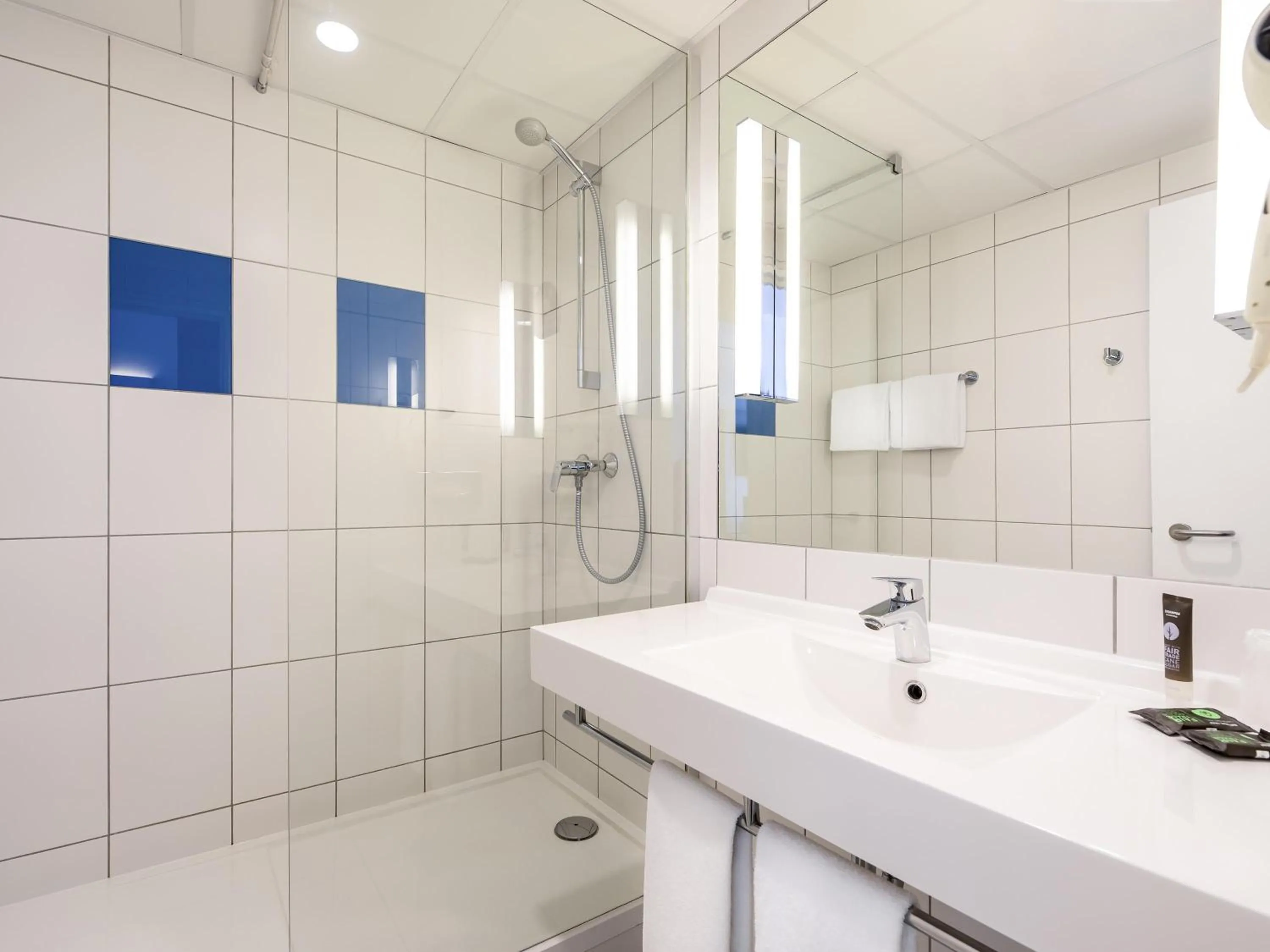 Bedroom in Novotel Wrocław City