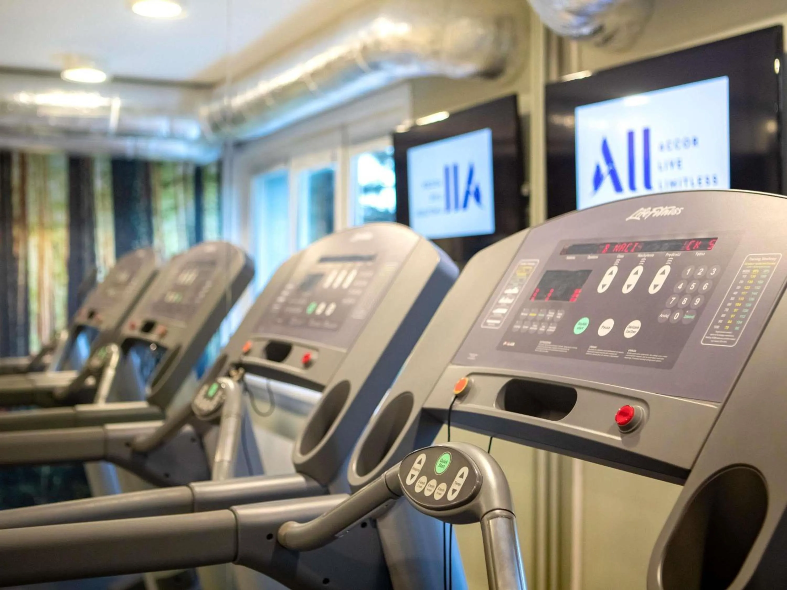 Fitness centre/facilities in Novotel Wrocław City