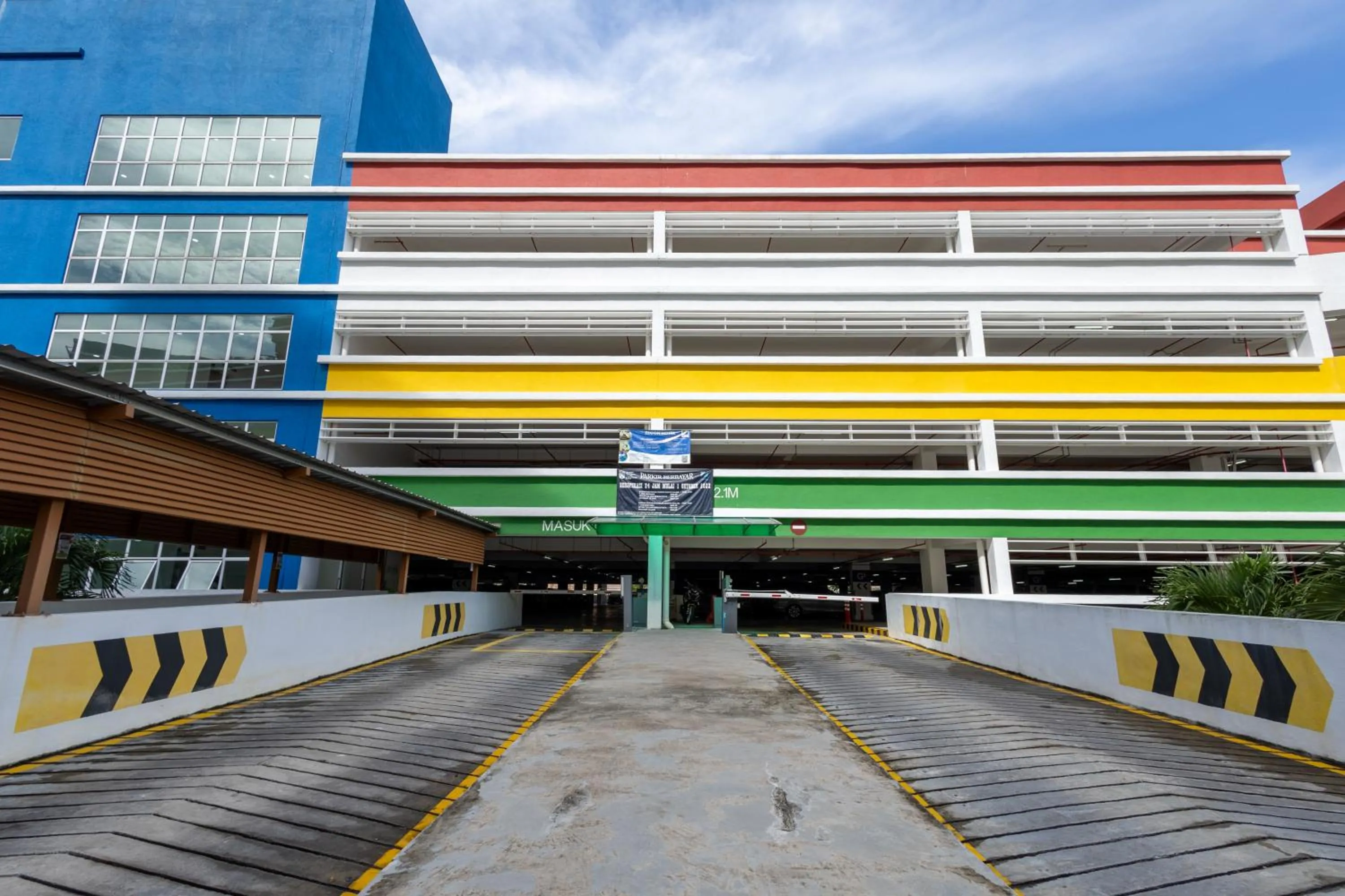 Parking in Zecon Hotel