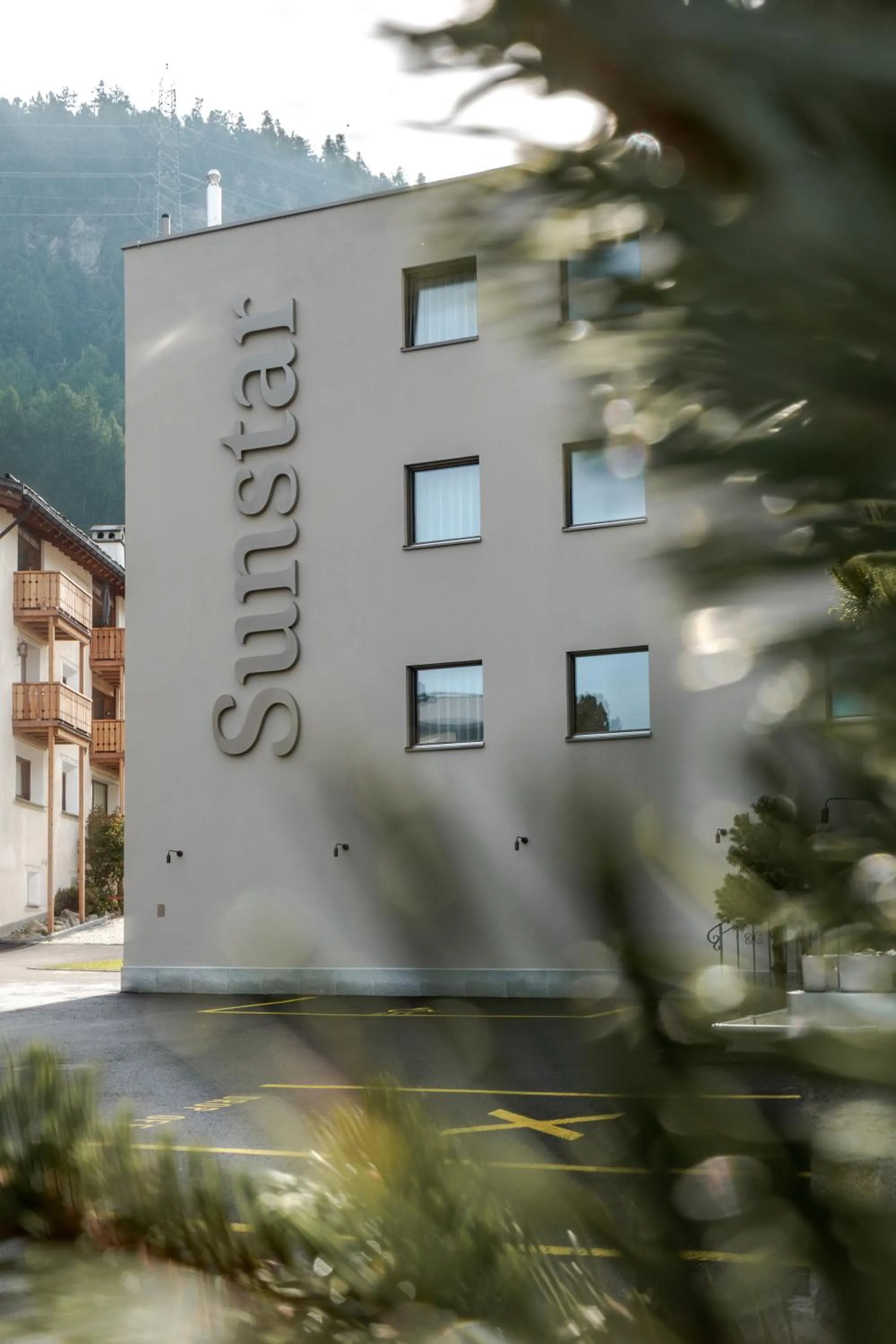 Facade/entrance in Sunstar Pontresina