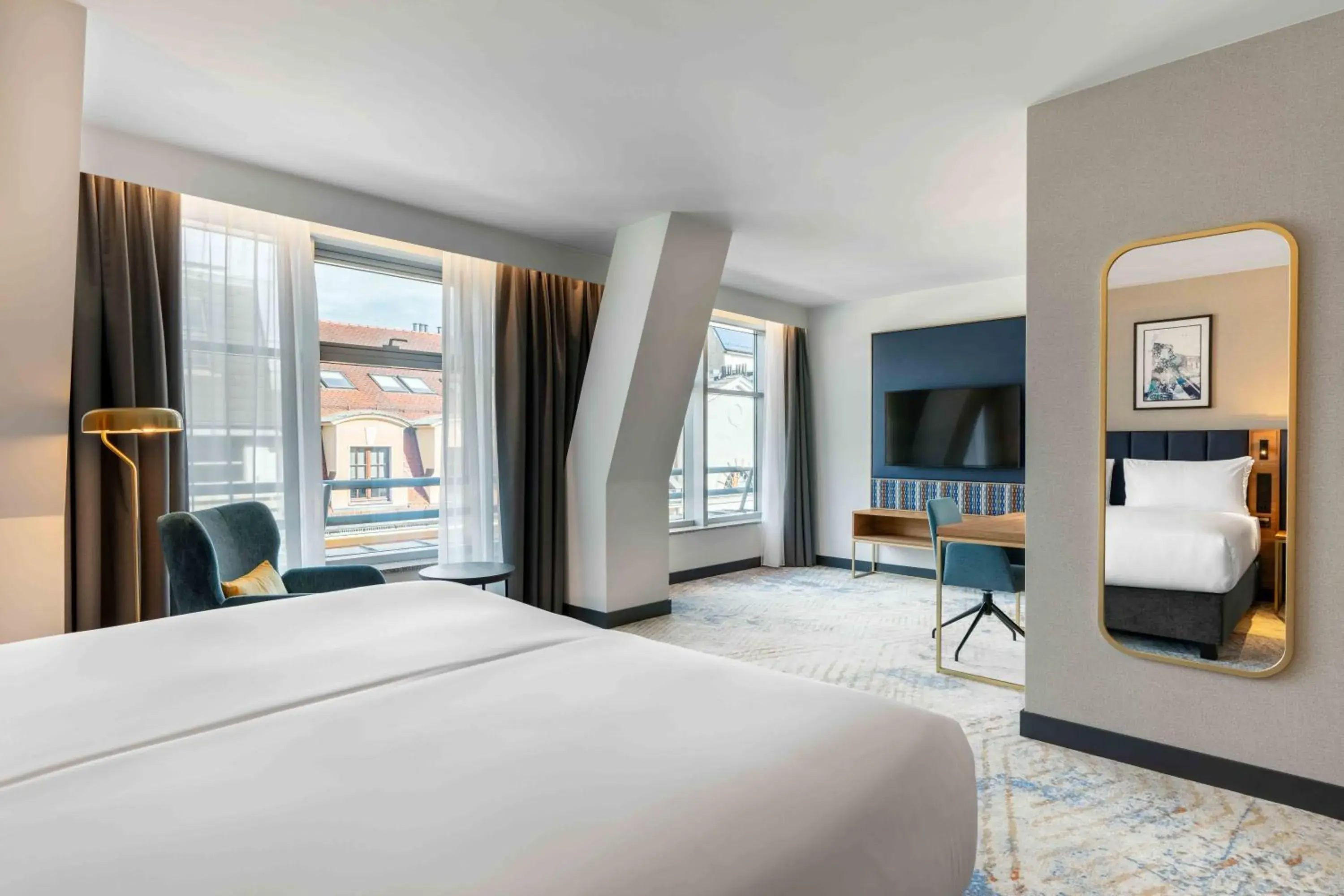 Classic King Room - single occupancy - Mobility Access in Wyndham Wroclaw Old Town Classic King Room - single occupancy - Mobility Access in Wyndham Wroclaw Old Town