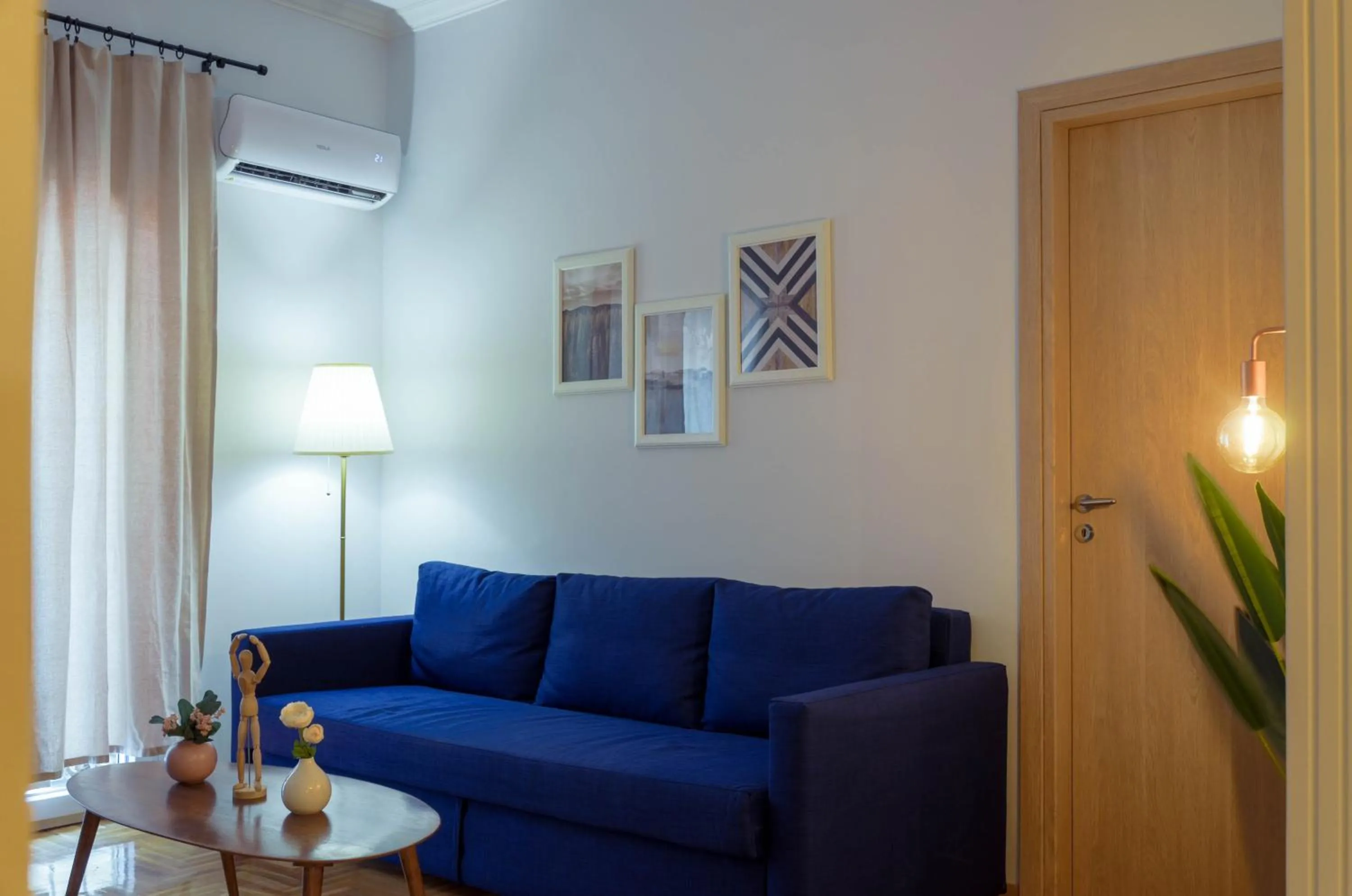 Adorable 2 bedroom apartment close to Ancient Athens city center