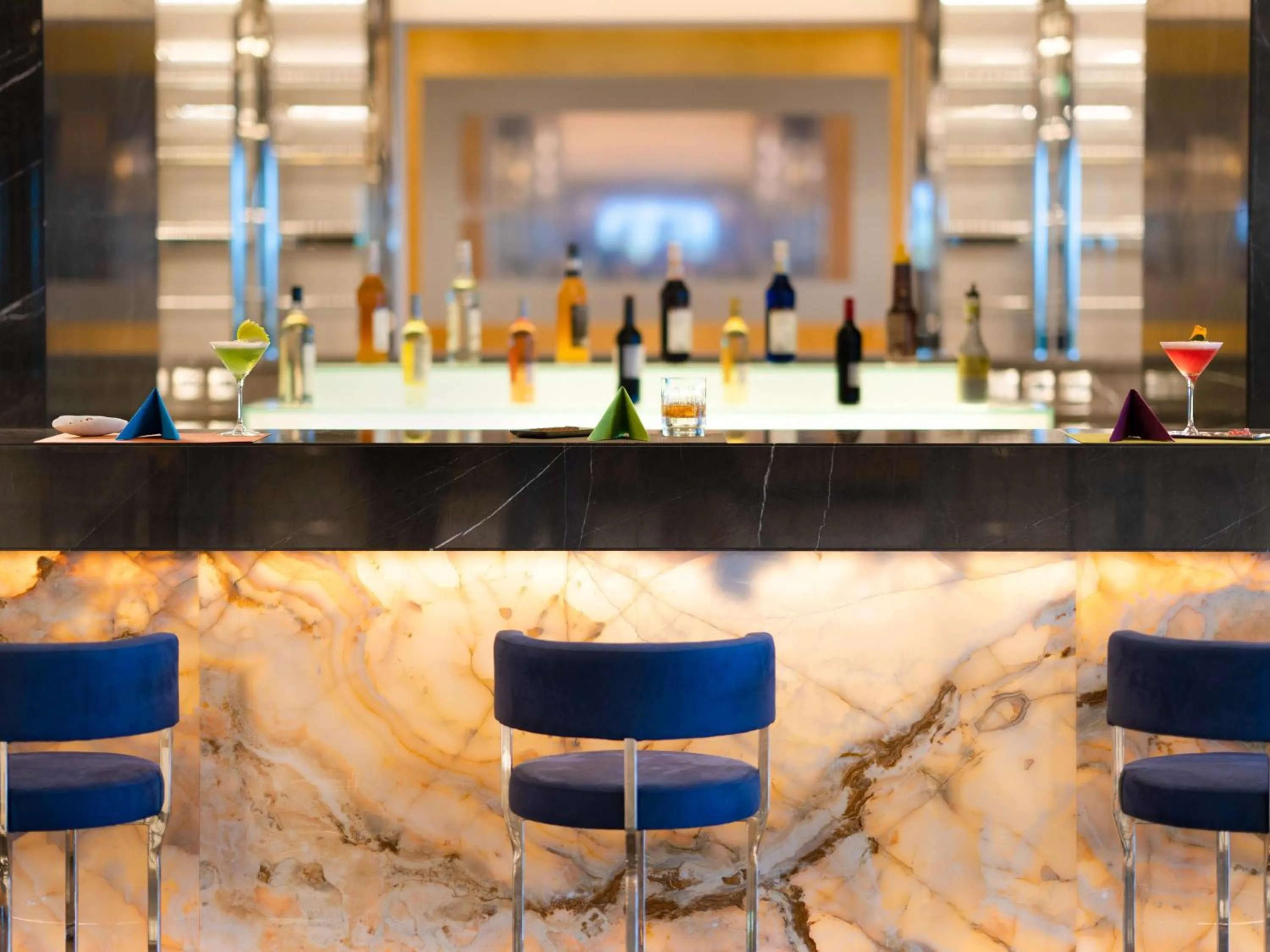 Lounge or bar in Rixos Marina Abu Dhabi