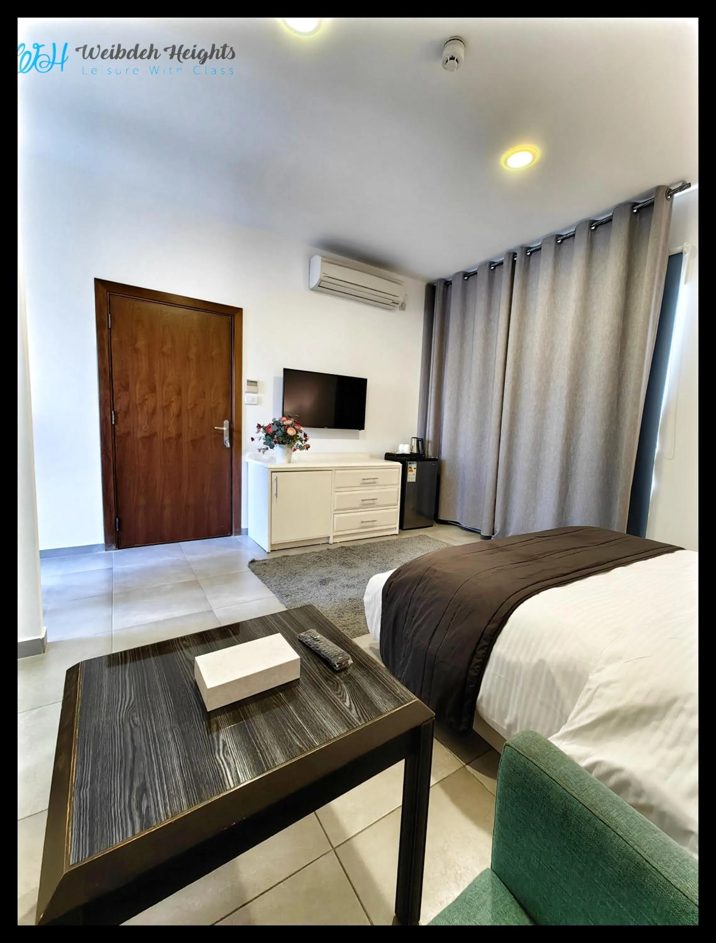 Bedroom, Bed in Weibdeh Heights Hotel Suites