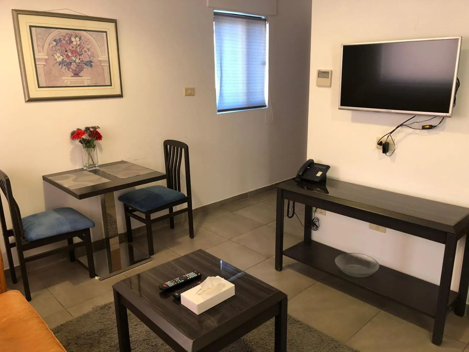 Dining area in Weibdeh Heights Hotel Suites