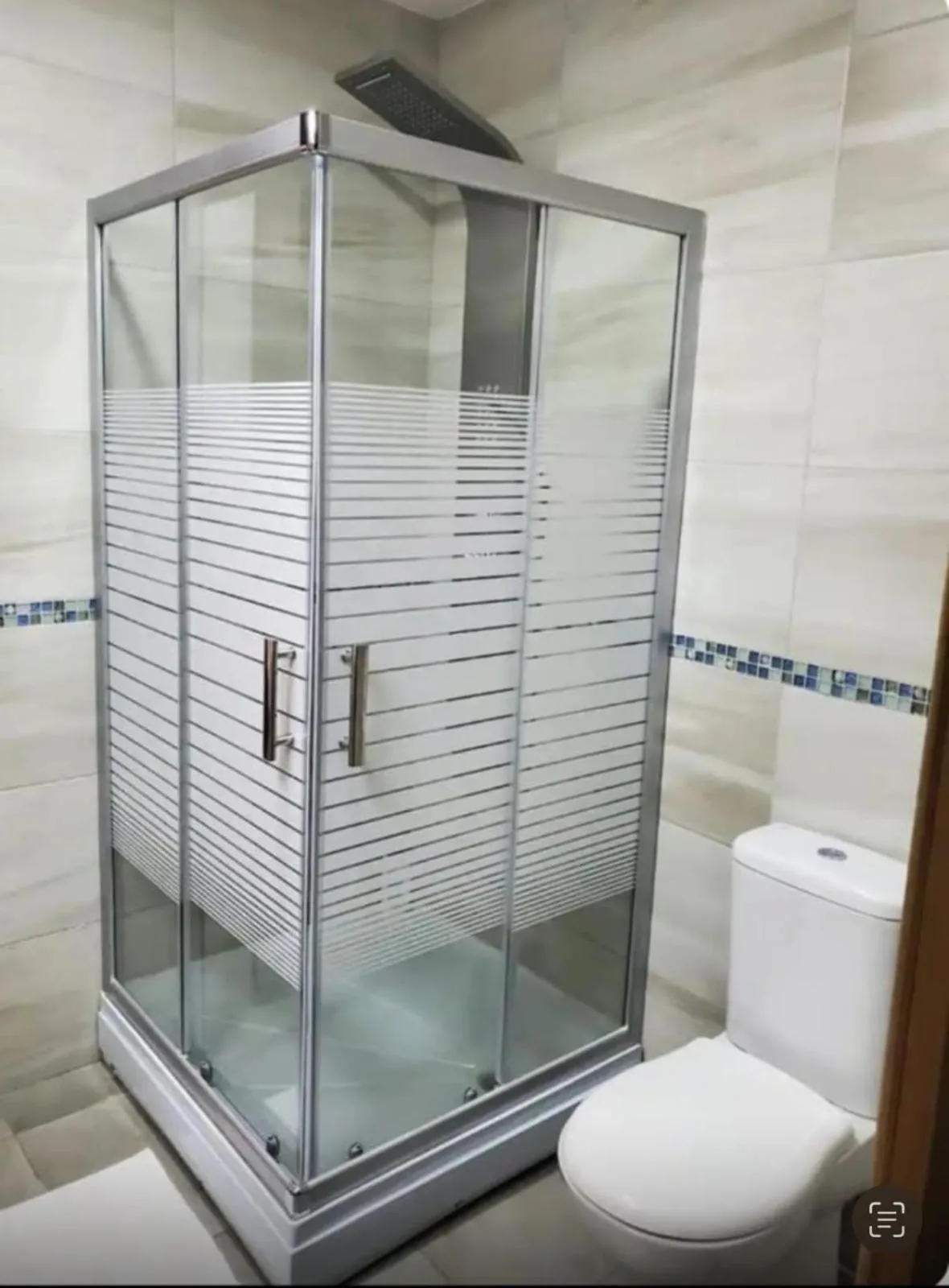 Shower in Weibdeh Heights Hotel Suites