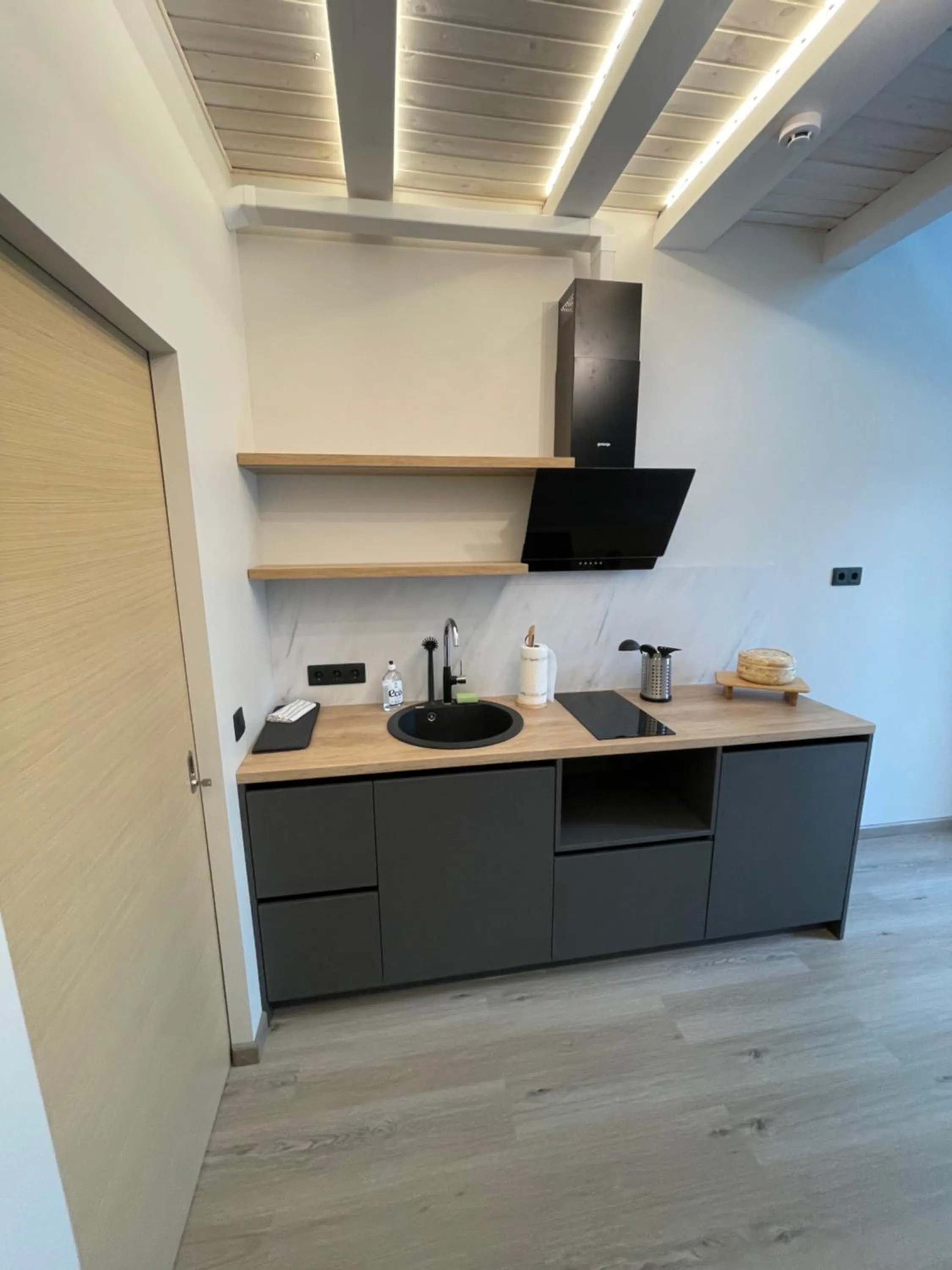 Kitchen or kitchenette in ZUŠU KLĒTS