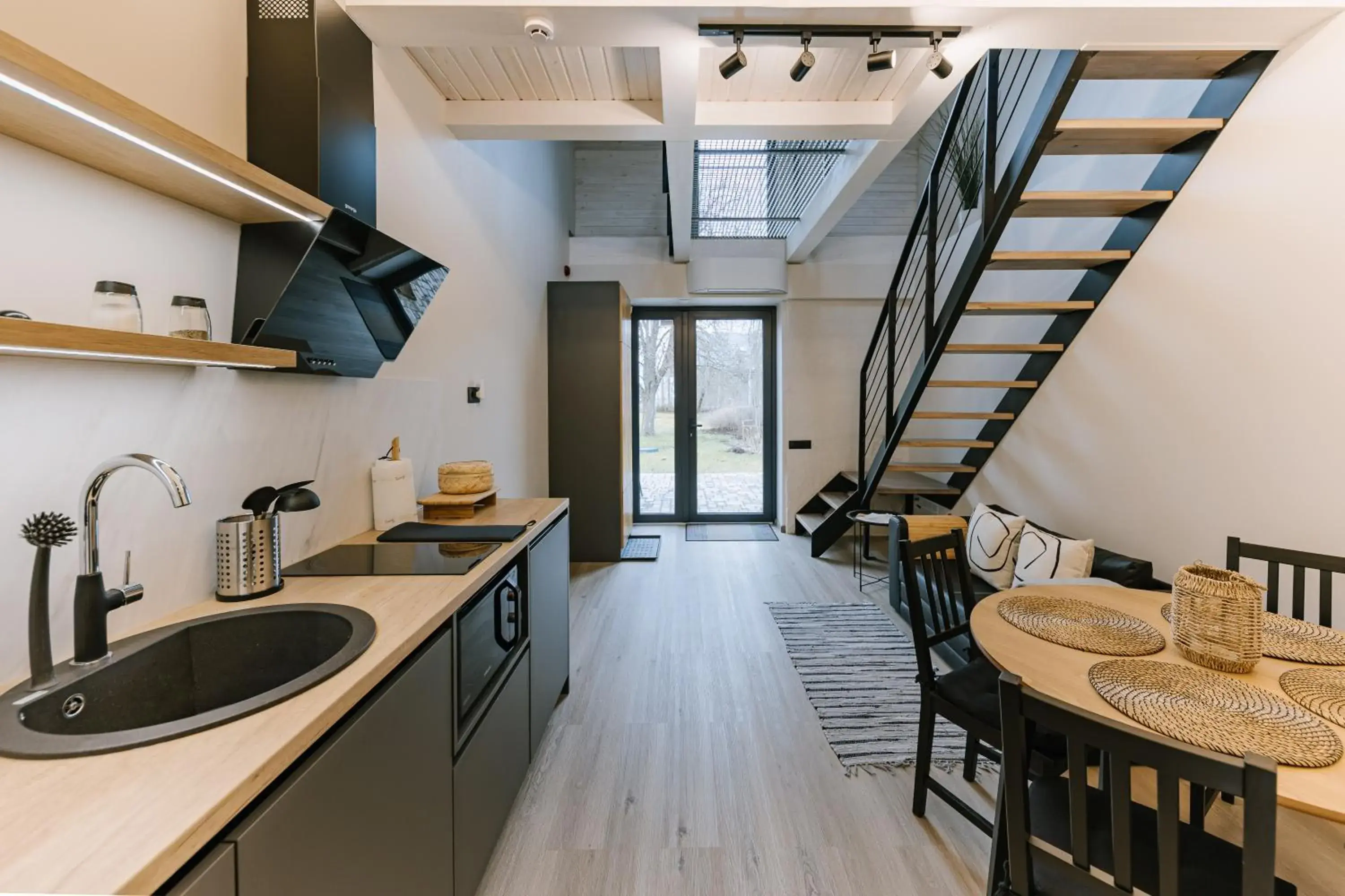 Deluxe Double Room with Balcony and Sea View in ZUŠU KLĒTS Deluxe Double Room with Balcony and Sea View in ZUŠU KLĒTS