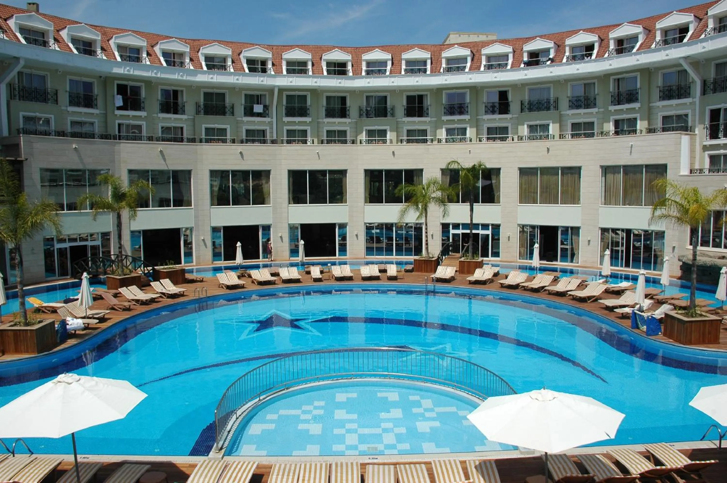 Swimming pool in Meder Resort Hotel - Ultra All Inclusive