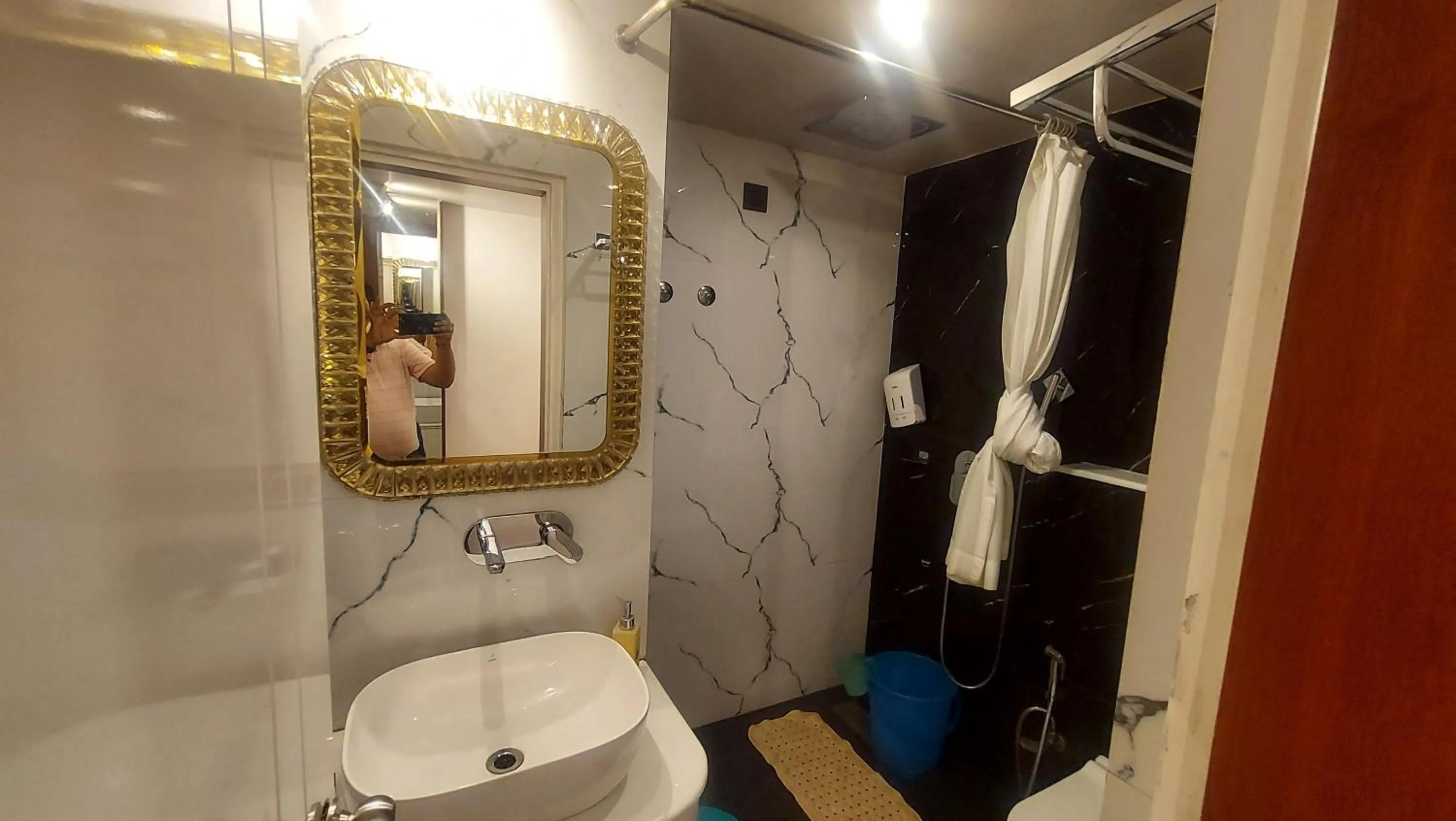 Bathroom in Hotel Manila