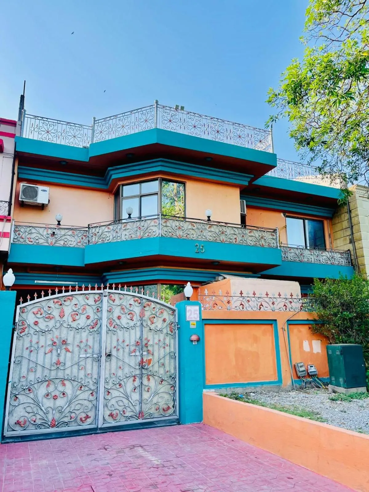 Galaxy Lodge