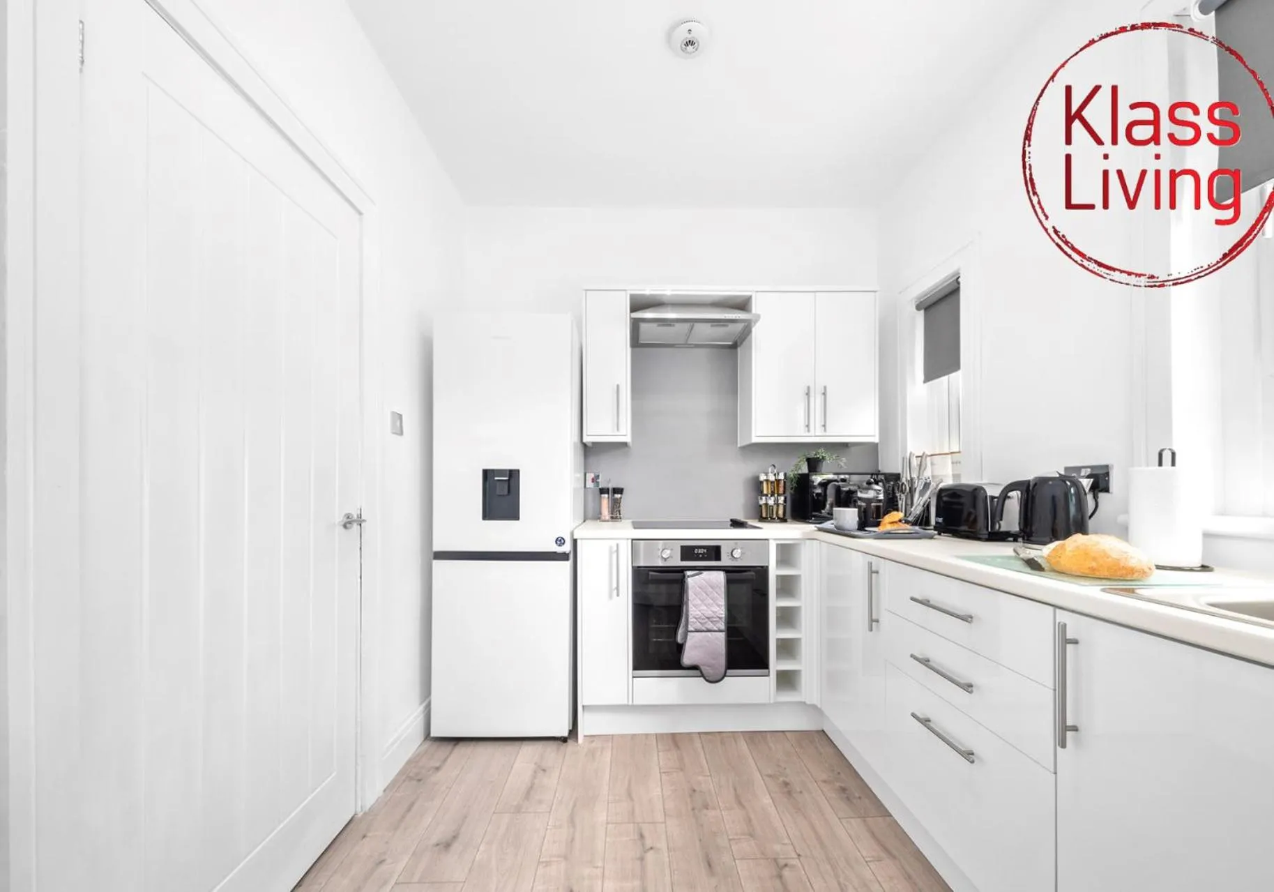 Coffee/tea facilities in Sanderson Apartment by Klass Living Uddingston