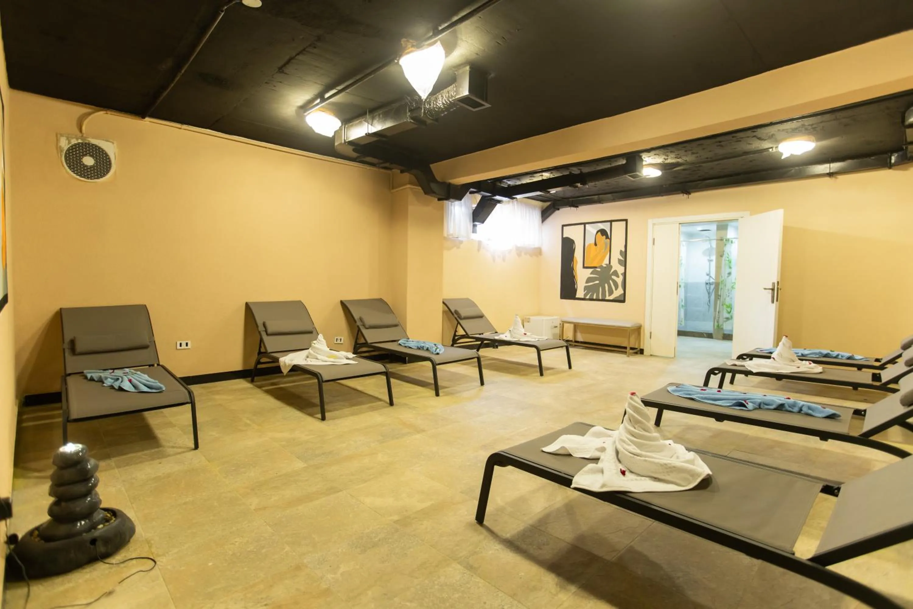 Spa and wellness centre/facilities in Vibes Hotel and Spa