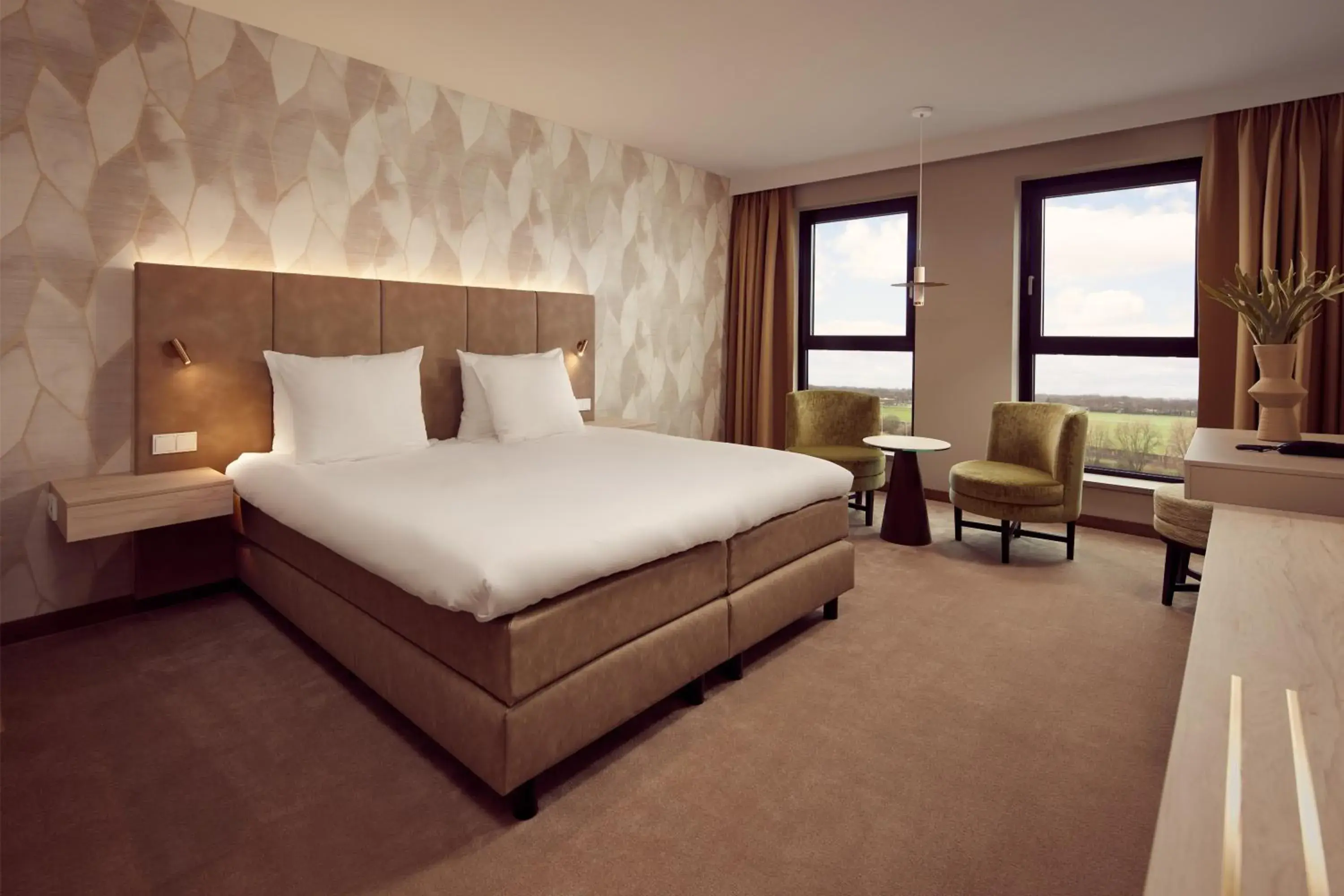 Standard King Room in Van der Valk Hotel Gorinchem-A15 Standard King Room in Van der Valk Hotel Gorinchem-A15