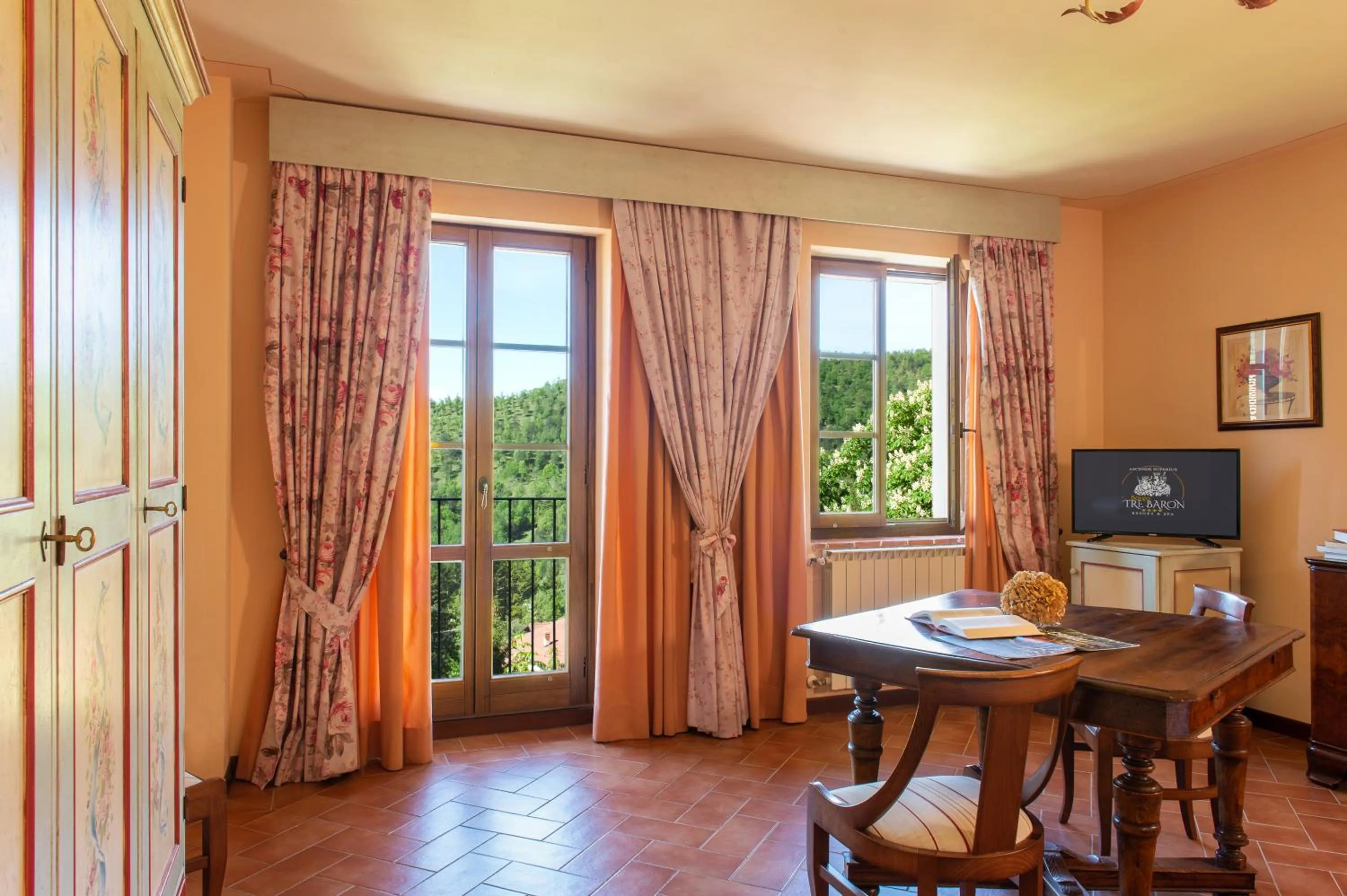 Spring in Borgo I Tre Baroni - Spa Suites & Resort