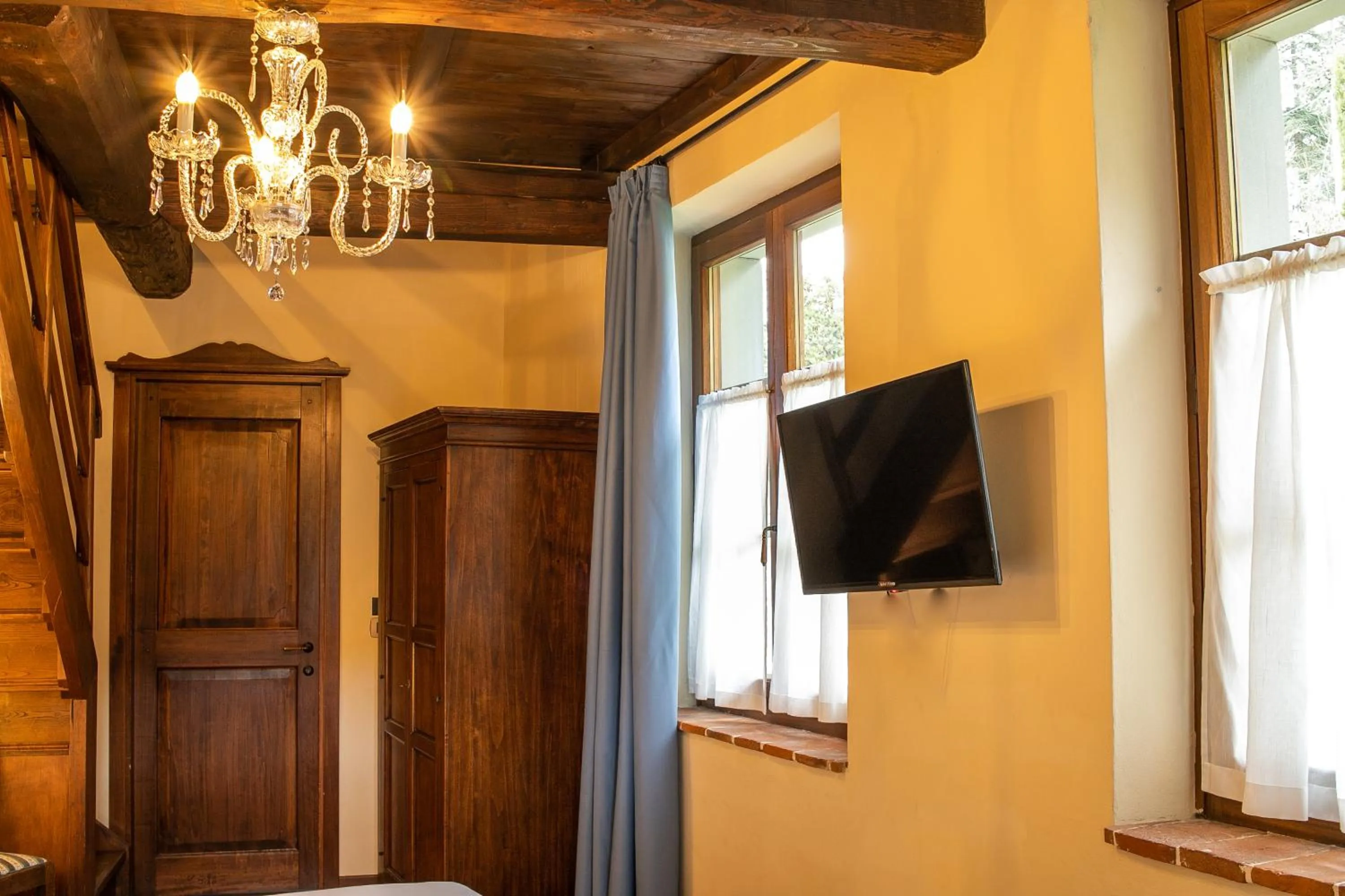TV and multimedia in Borgo I Tre Baroni - Spa Suites & Resort